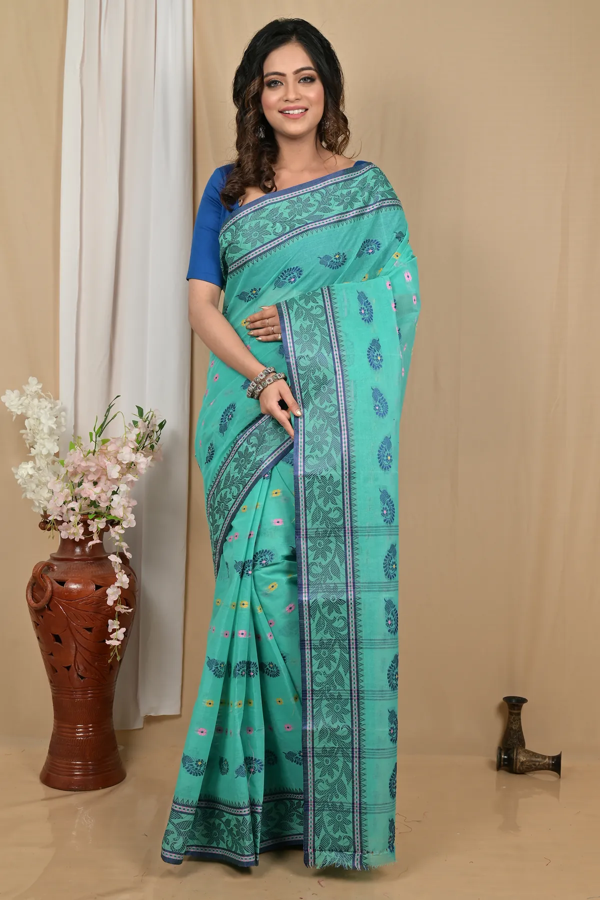 DipDiya Pure Cotton Sea Green Achrol Rooted in Bengal Tant Sarees