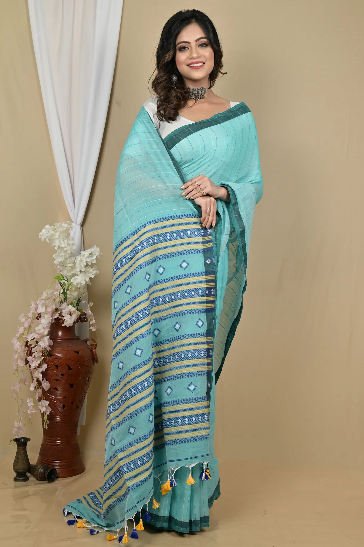 DipDiya Pure Cotton See Green Hima Elegance in Every Weave Handloom Sarees