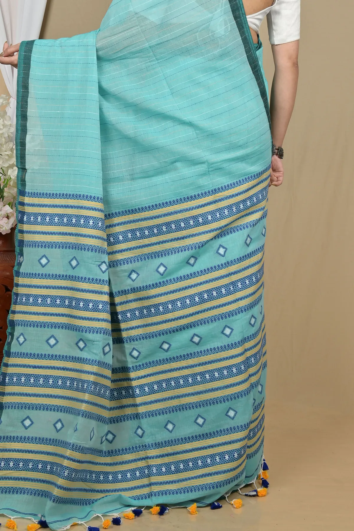 DipDiya Pure Cotton See Green Hima Elegance in Every Weave Handloom Sarees