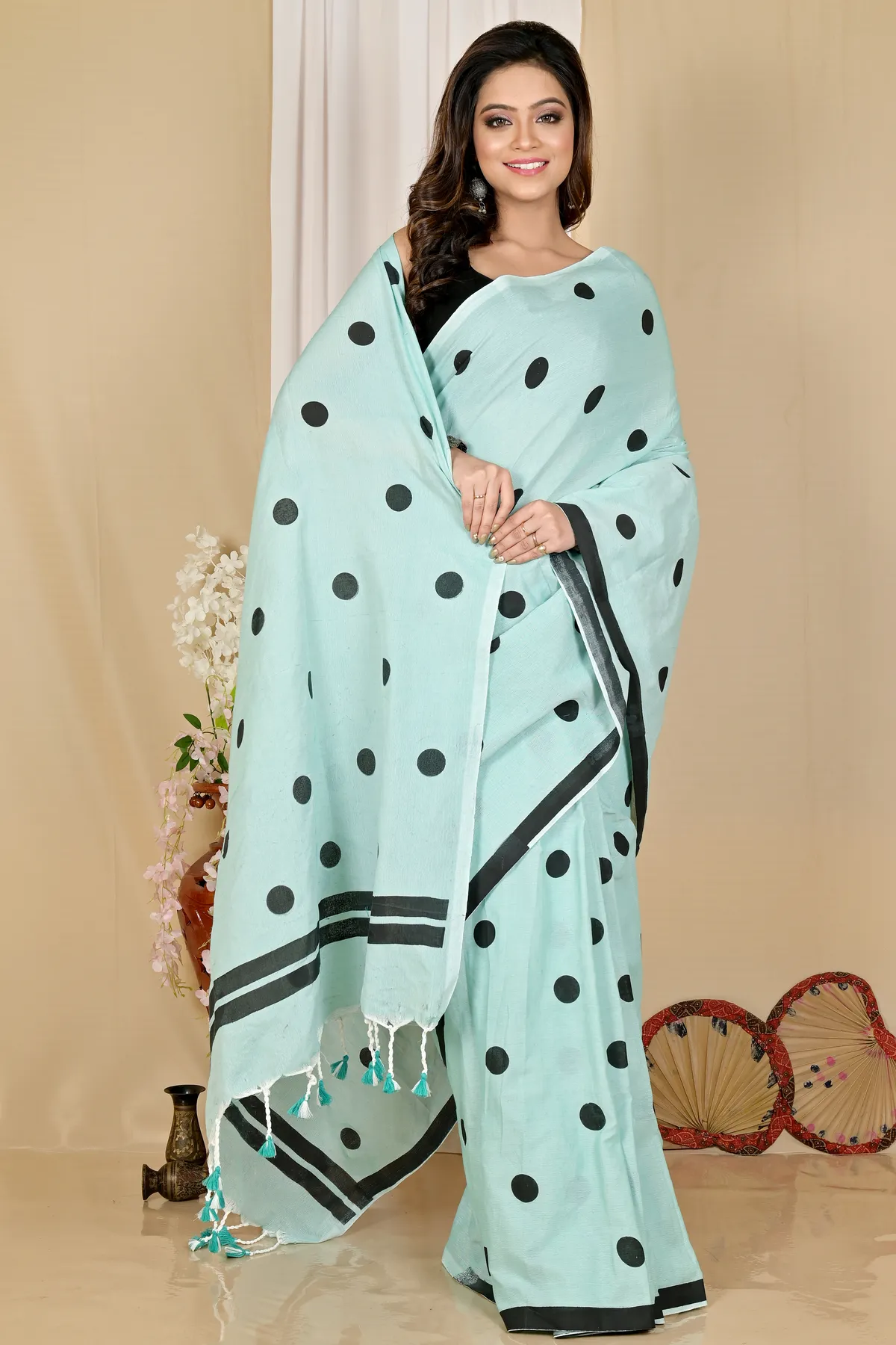 DipDiya Pure Cotton See Green Tip The Bengali Classic Handloom Sarees