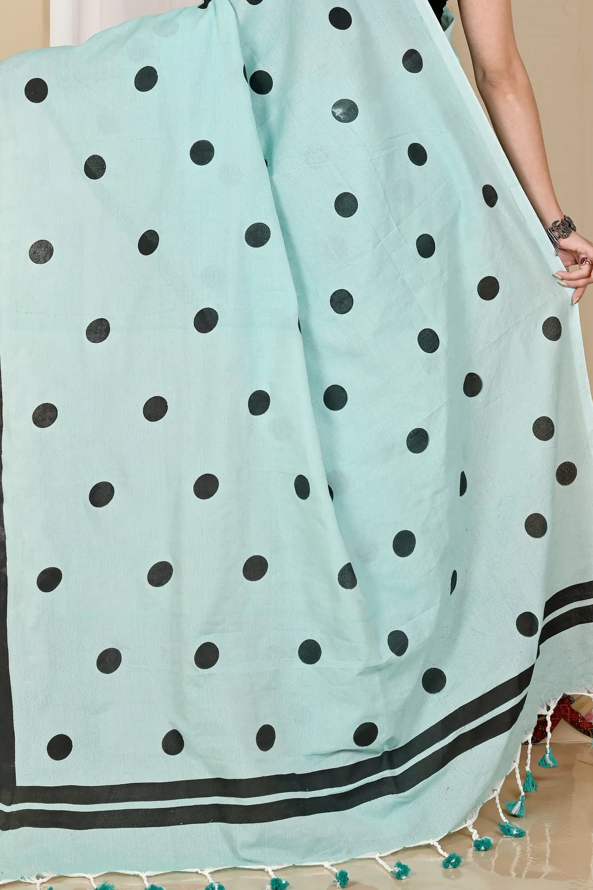 DipDiya Pure Cotton See Green Tip The Bengali Classic Handloom Sarees
