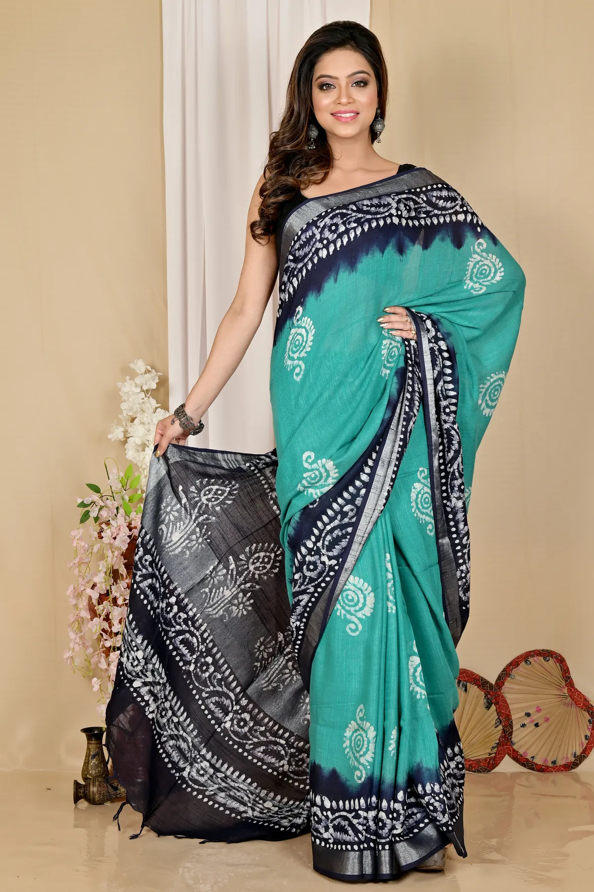 DipDiya Pure Cotton Sky Blue Batika Classic Bengali Batik Print Sarees