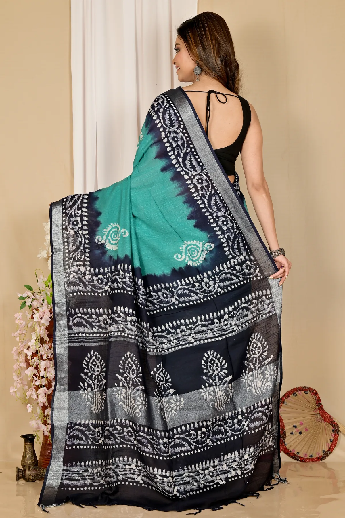 DipDiya Pure Cotton Sky Blue Batika Classic Bengali Batik Print Sarees