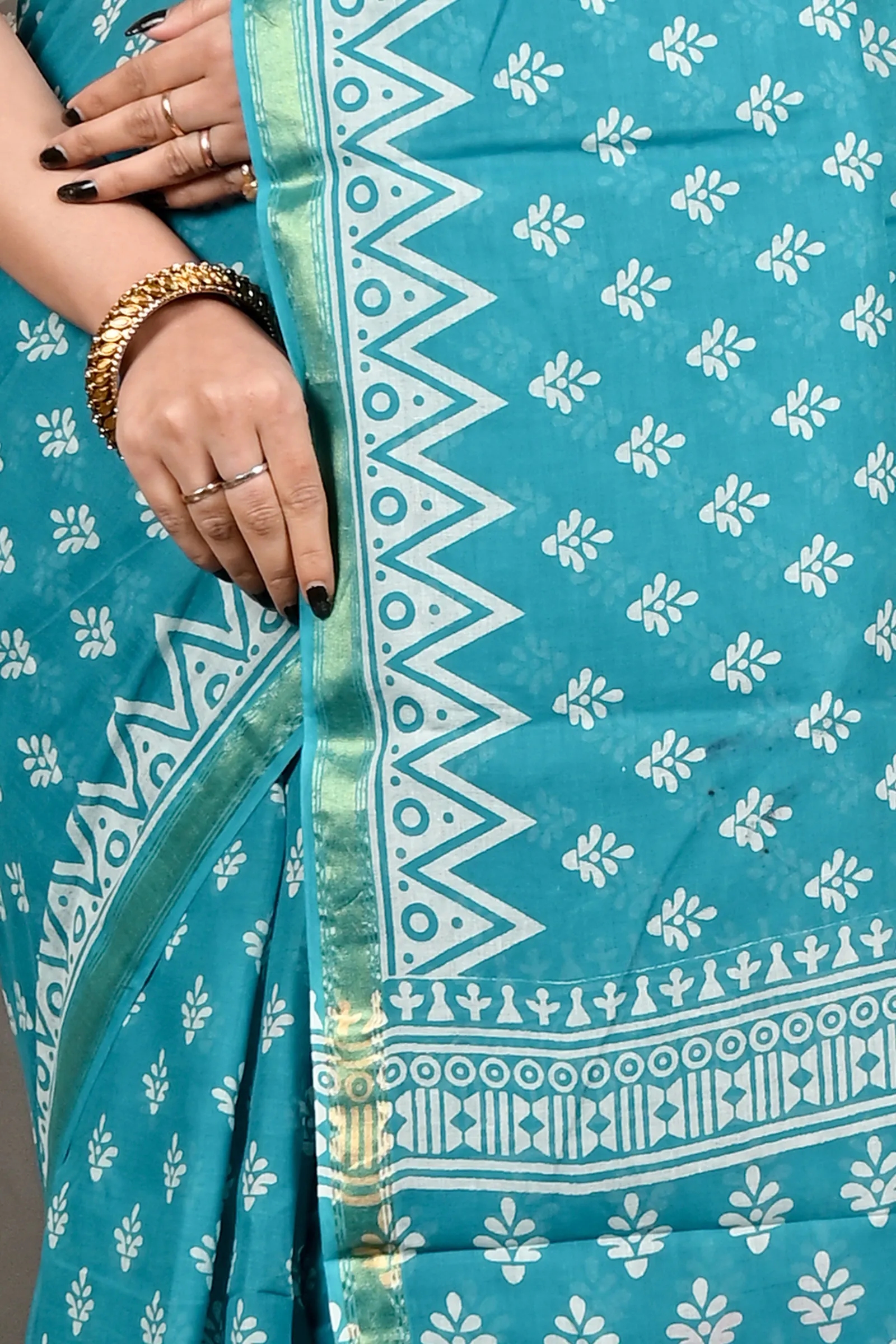 DipDiya Pure Cotton Sky Blue Febasi A Legacy Woven Batik Print Sarees