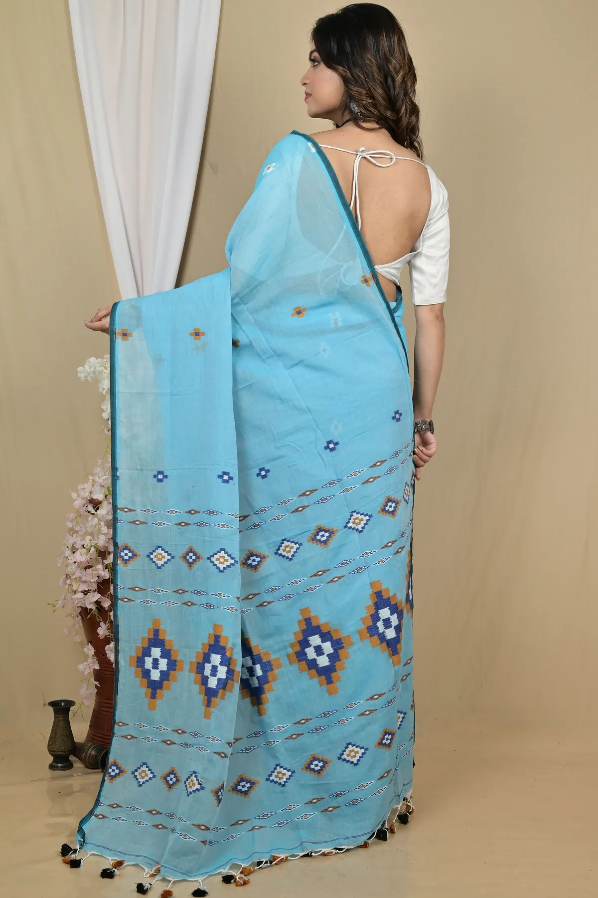 DipDiya Pure Cotton Sky Blue Hitaashi Classic Bengali Handloom Sarees