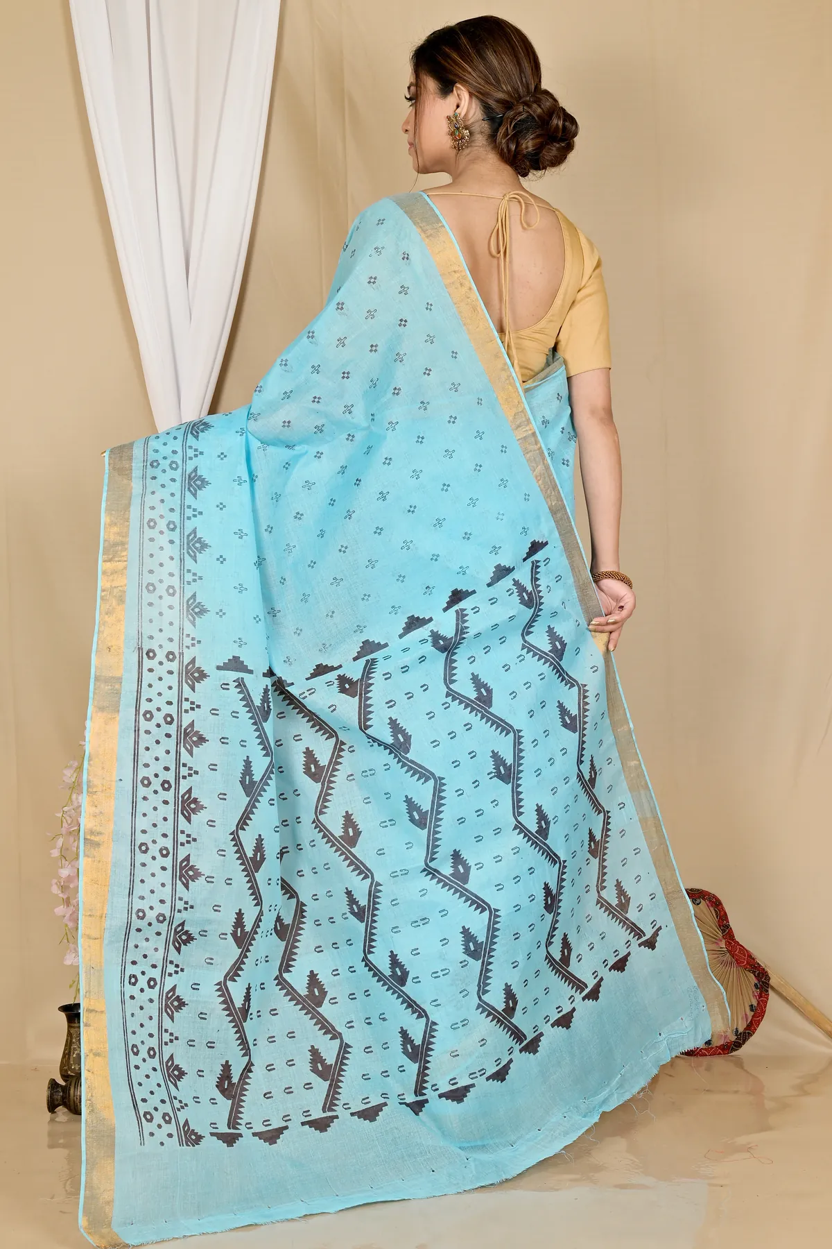 DipDiya Pure Cotton Sky Blue Luvna Elegance in Every Weave Printed Tant Sarees