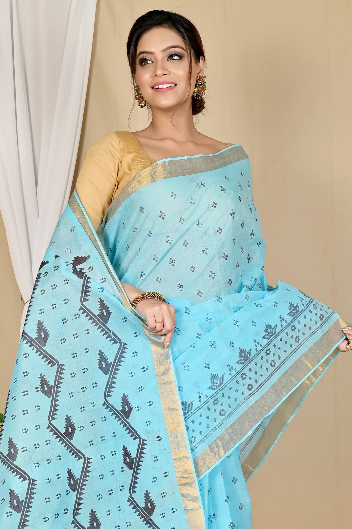 DipDiya Pure Cotton Sky Blue Luvna Elegance in Every Weave Printed Tant Sarees