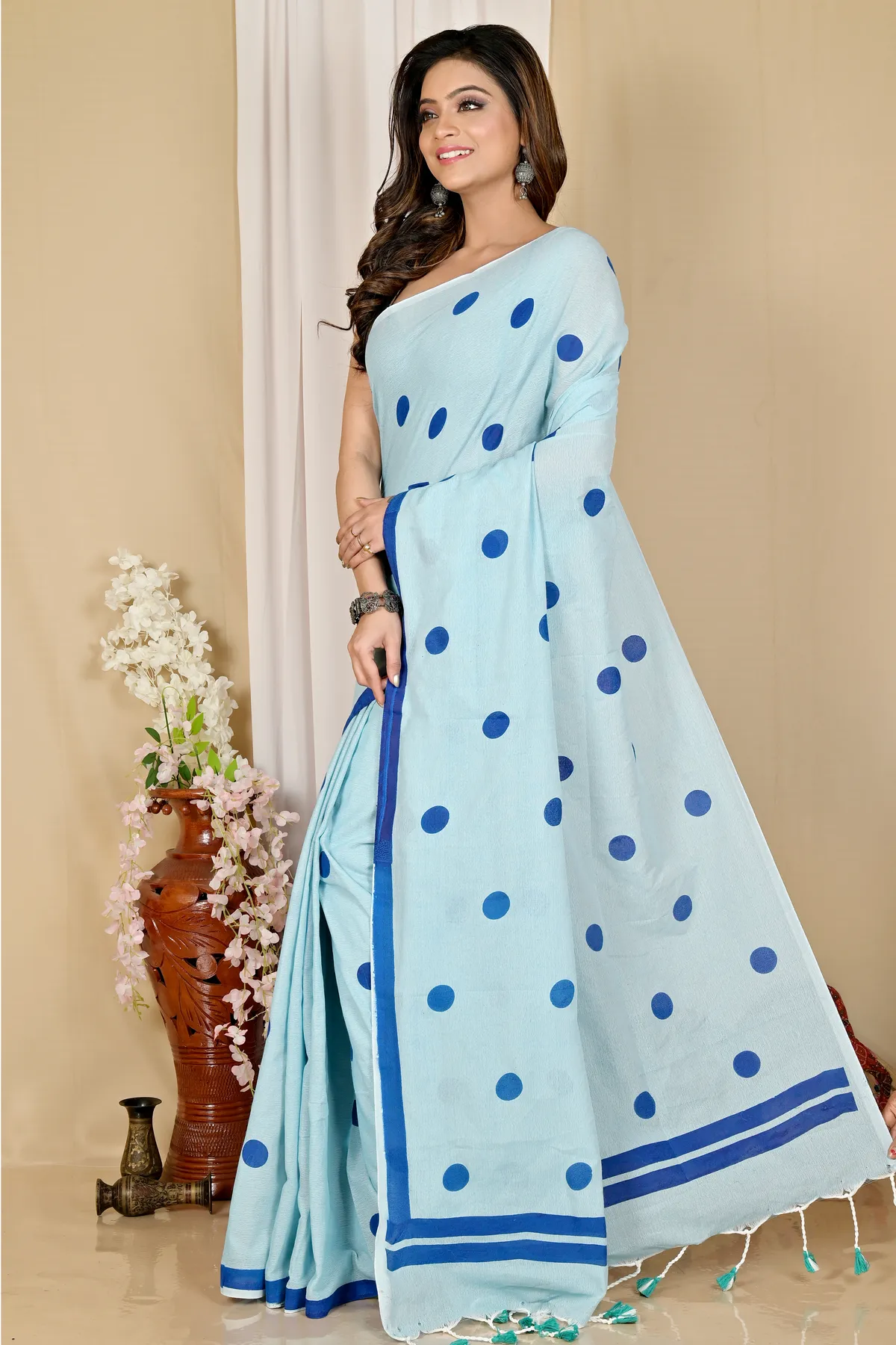DipDiya Pure Cotton Sky Blue Tip Timeless Bengal Handloom Sarees