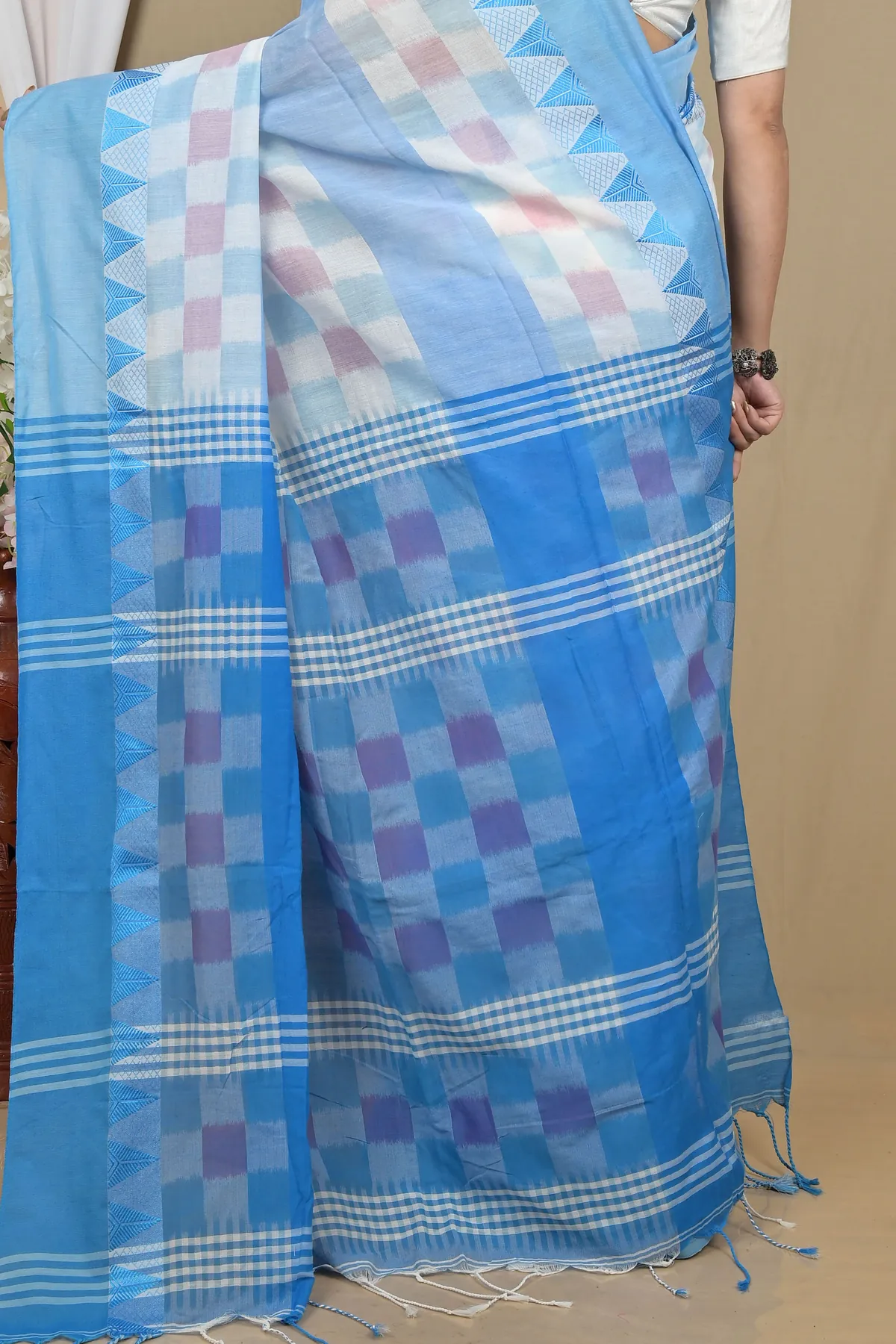 DipDiya Pure Cotton Sky Blue White Hiran Traditional Elegance Handloom Sarees
