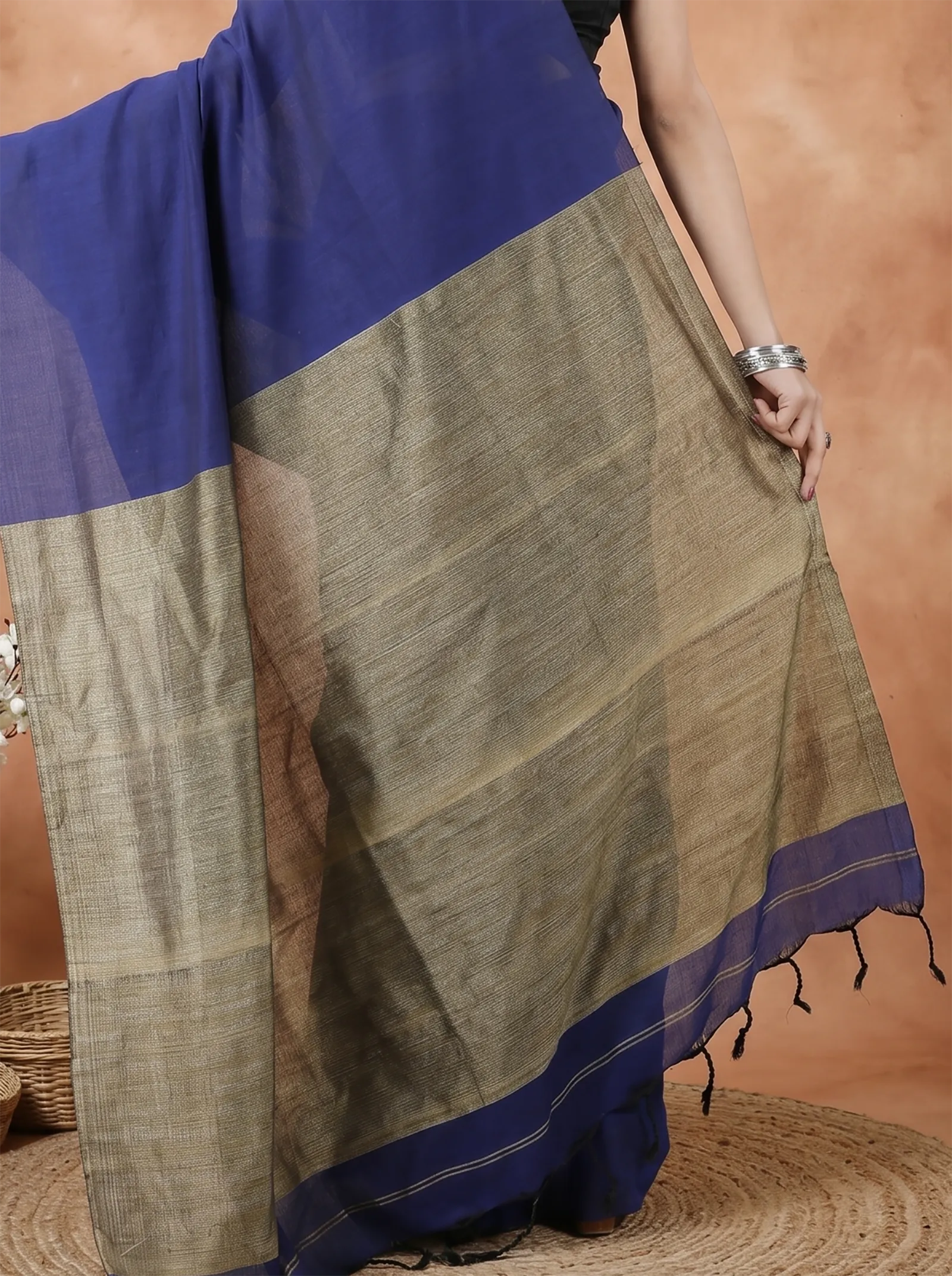 DipDiya Pure Cotton  Traditional Bengali Blue Artisan Crafted Kesh Than Handloom Saree