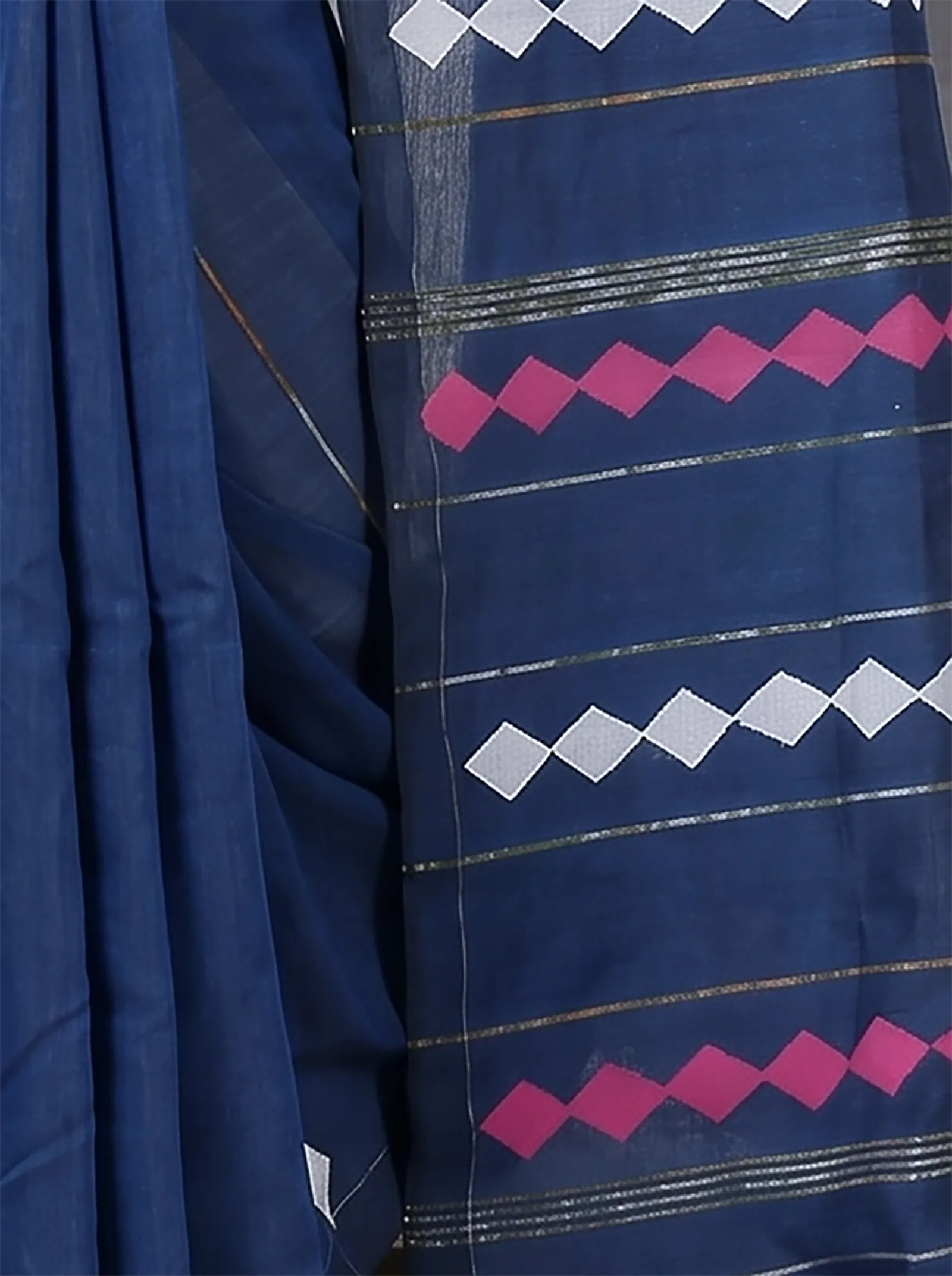 DipDiya Pure Cotton  Traditional Bengali Blue Artisan Crafted Tika Applique Saree