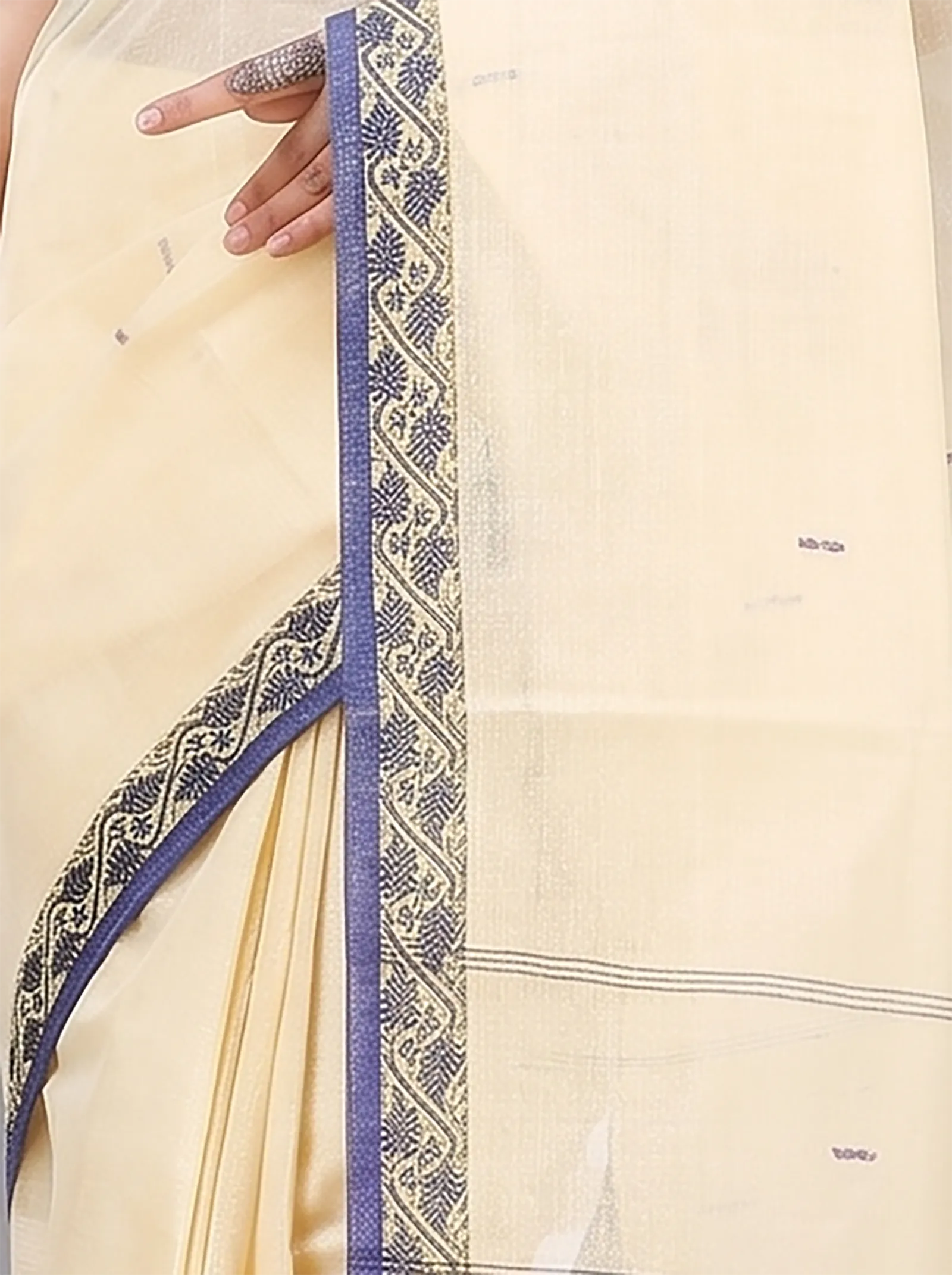 DipDiya Pure Cotton  Traditional Bengali Cream Artisan Crafted Gaela Tant Saree