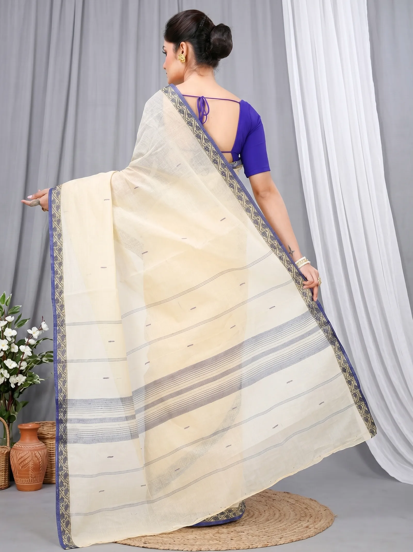 DipDiya Pure Cotton  Traditional Bengali Cream Artisan Crafted Gaela Tant Saree