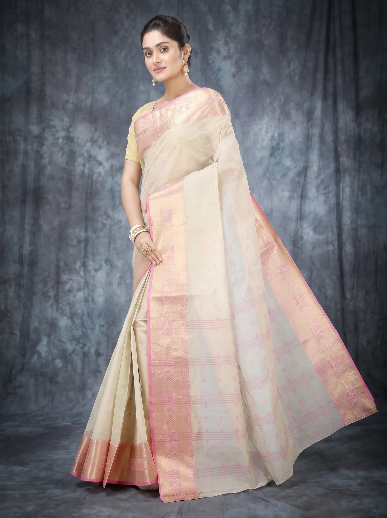 DipDiya Pure Cotton  Traditional Bengali Cream Artisan Crafted Griva Tant Saree