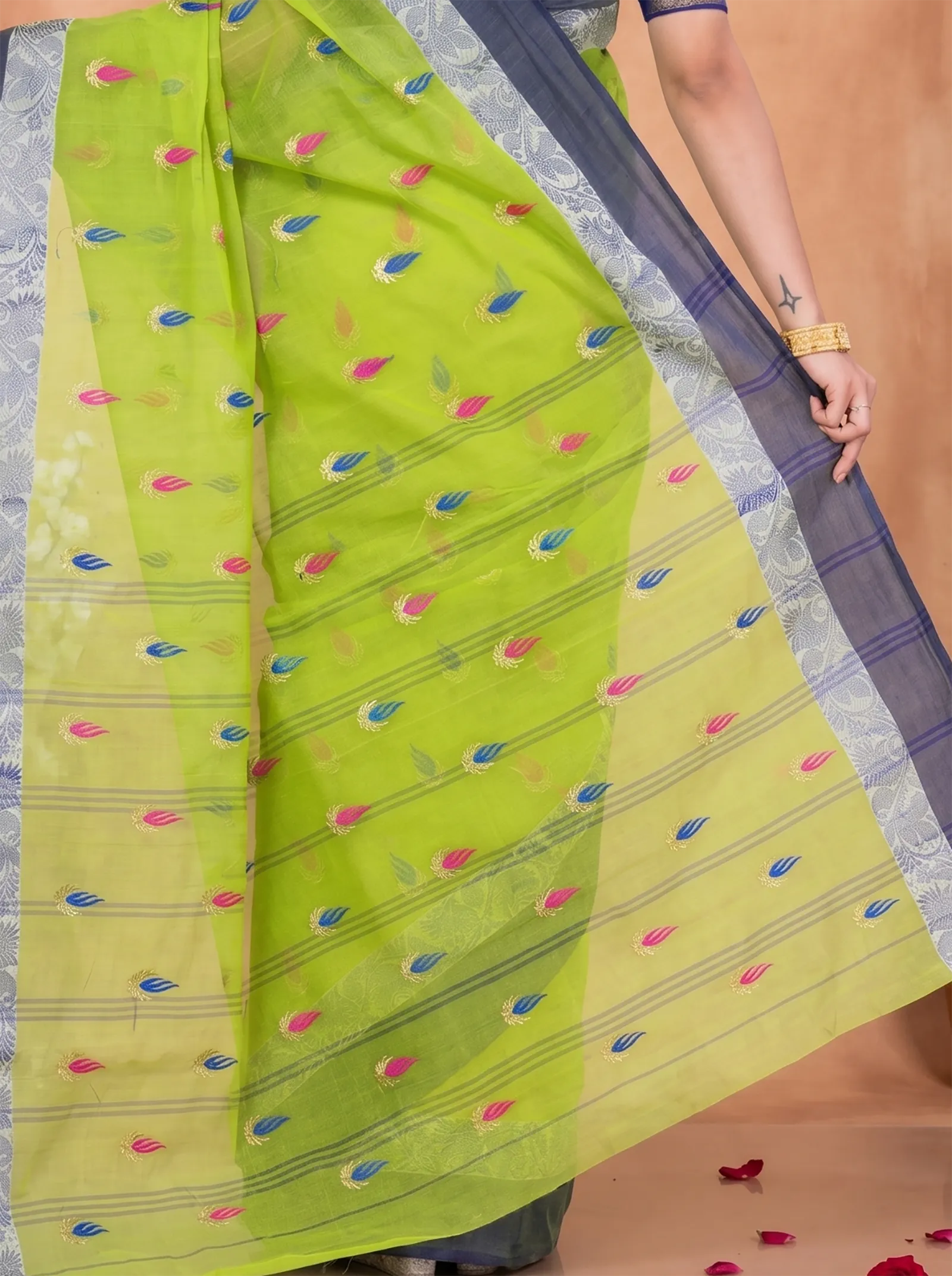 DipDiya Pure Cotton  Traditional Bengali Green Artisan Crafted Dip Embro Embroidery Tant Saree