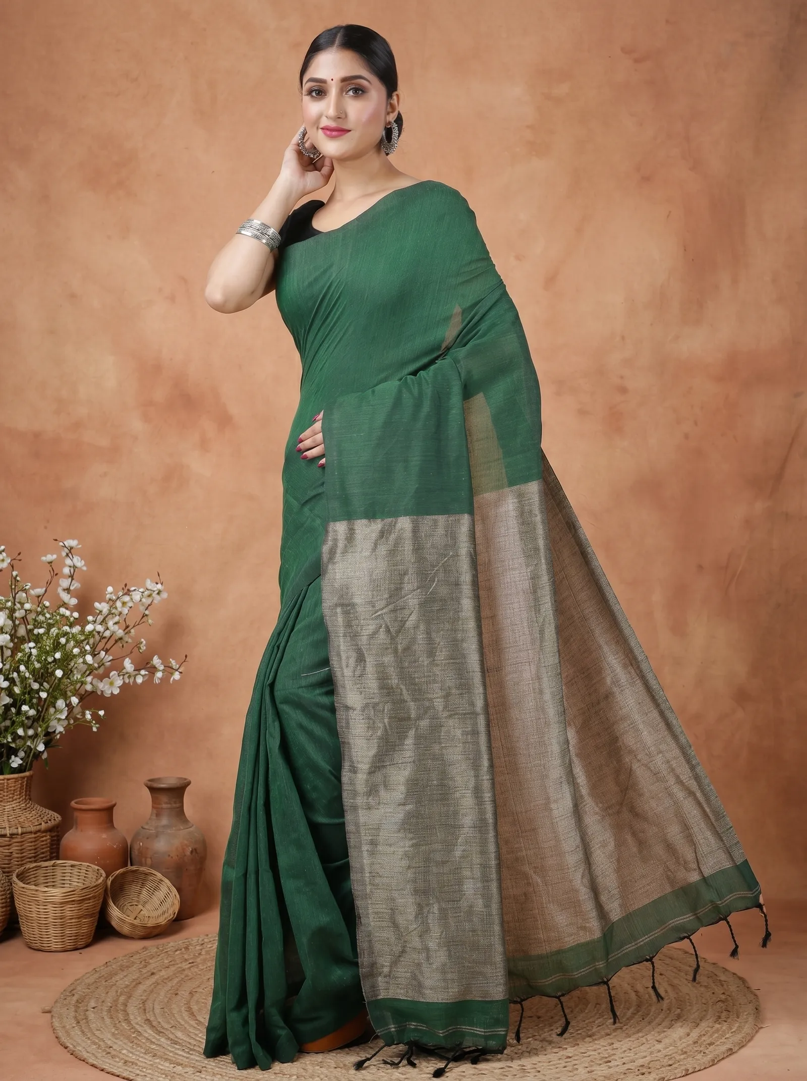 DipDiya Pure Cotton  Traditional Bengali Green Artisan Crafted Kesh Than Handloom Saree