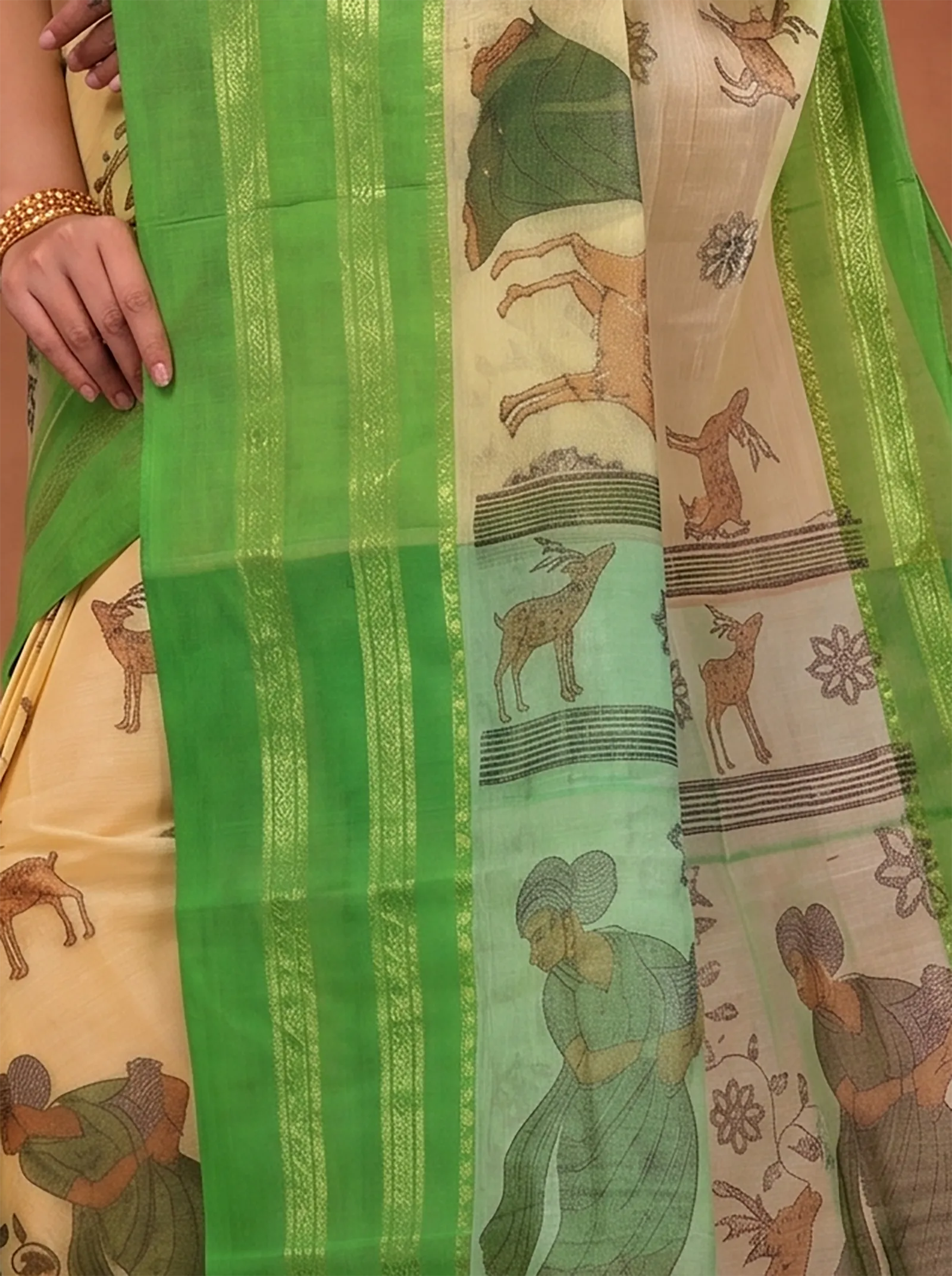 DipDiya Pure Cotton  Traditional Bengali Green Artisan Crafted Sakuntala Printed Tant Saree