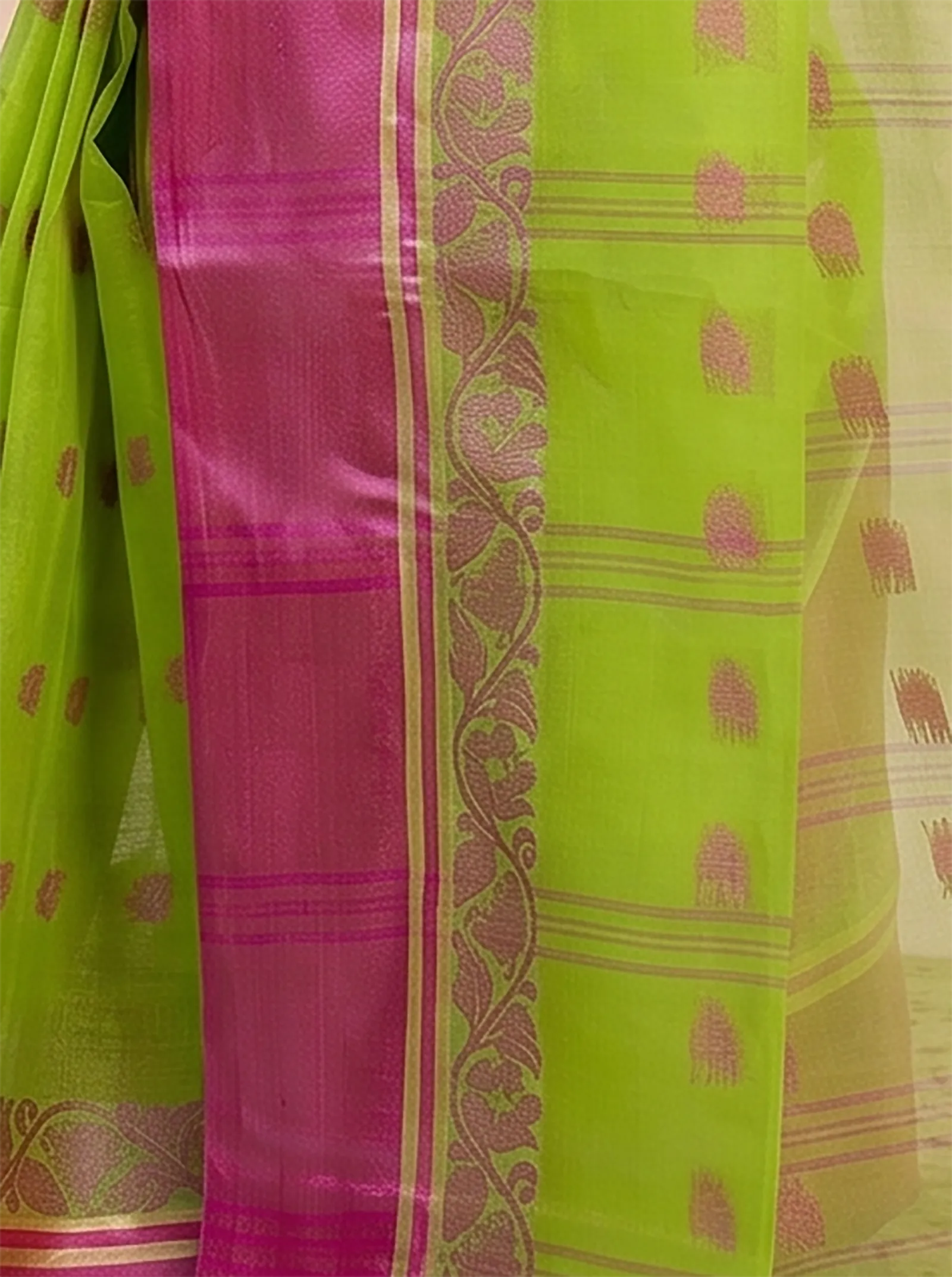 DipDiya Pure Cotton  Traditional Bengali Green Artisan Crafted Sukla Velvet Tant Saree
