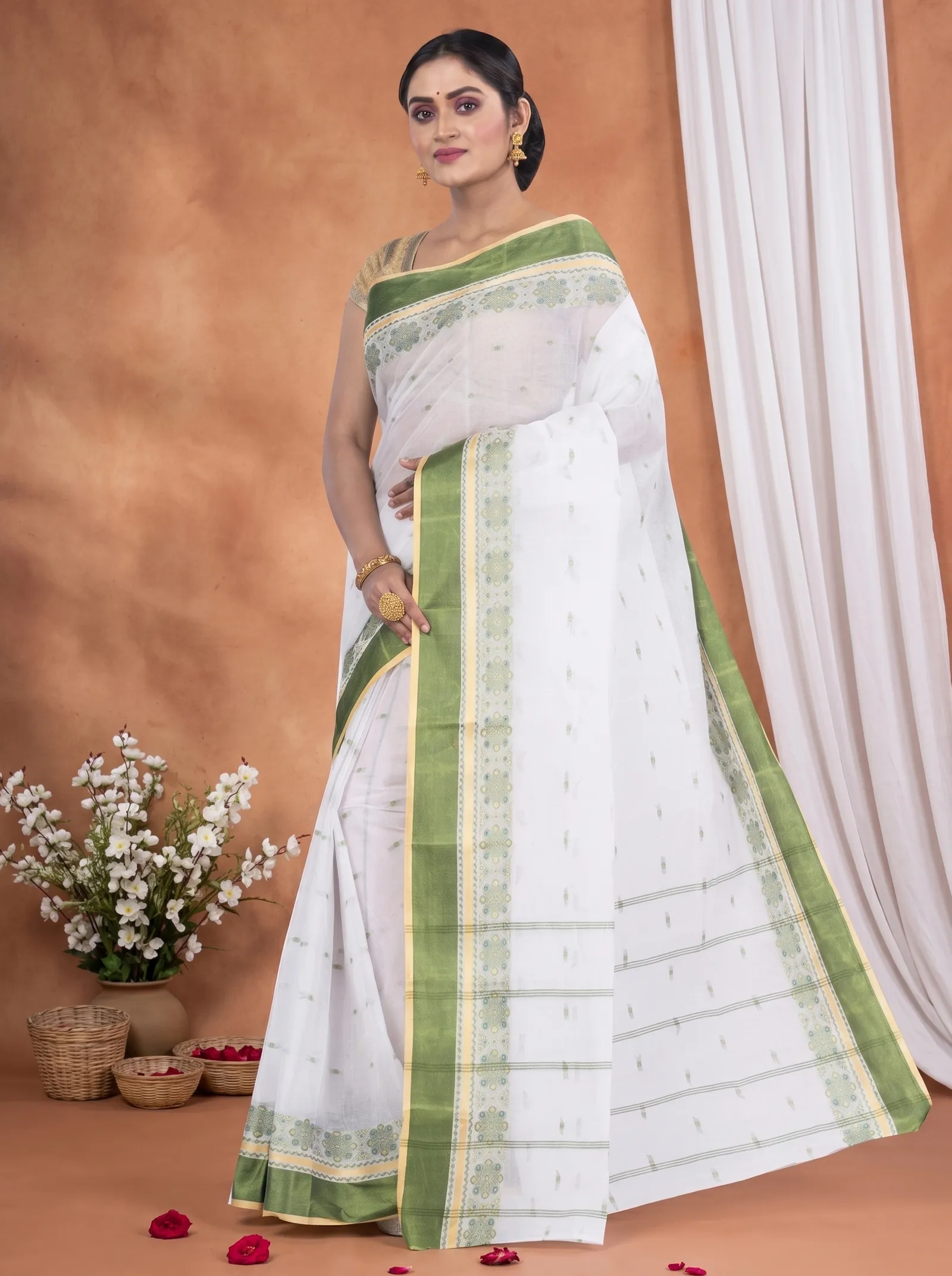 DipDiya Pure Cotton  Traditional Bengali Green Artisan Crafted Velvet Par Tant Saree