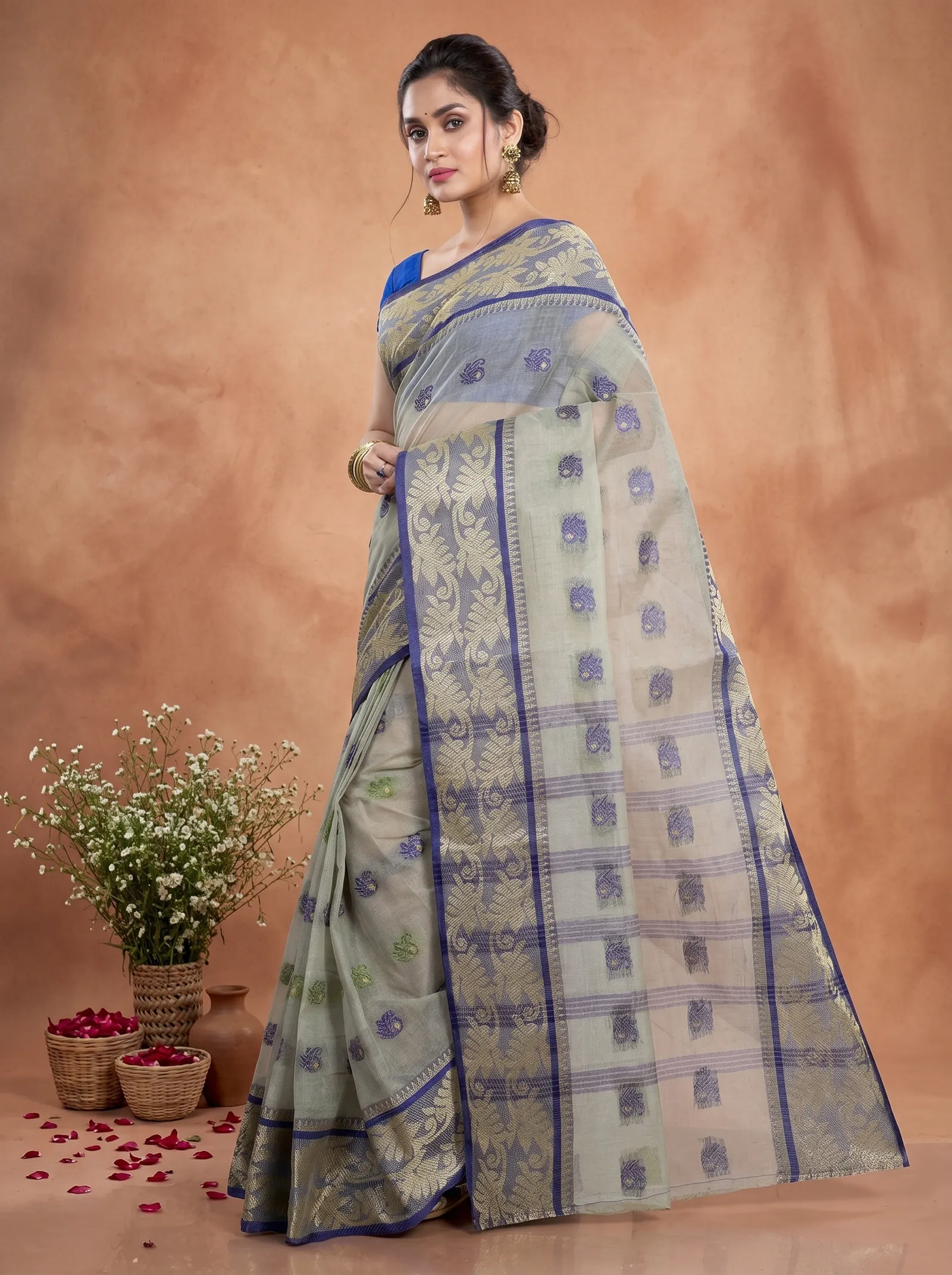 DipDiya Pure Cotton  Traditional Bengali Grey Artisan Crafted HasFul Tant Saree