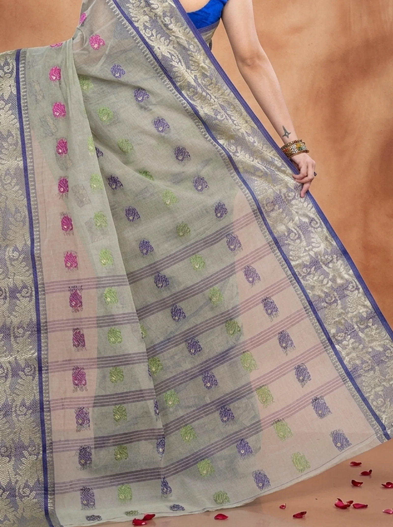 DipDiya Pure Cotton  Traditional Bengali Grey Artisan Crafted HasFul Tant Saree