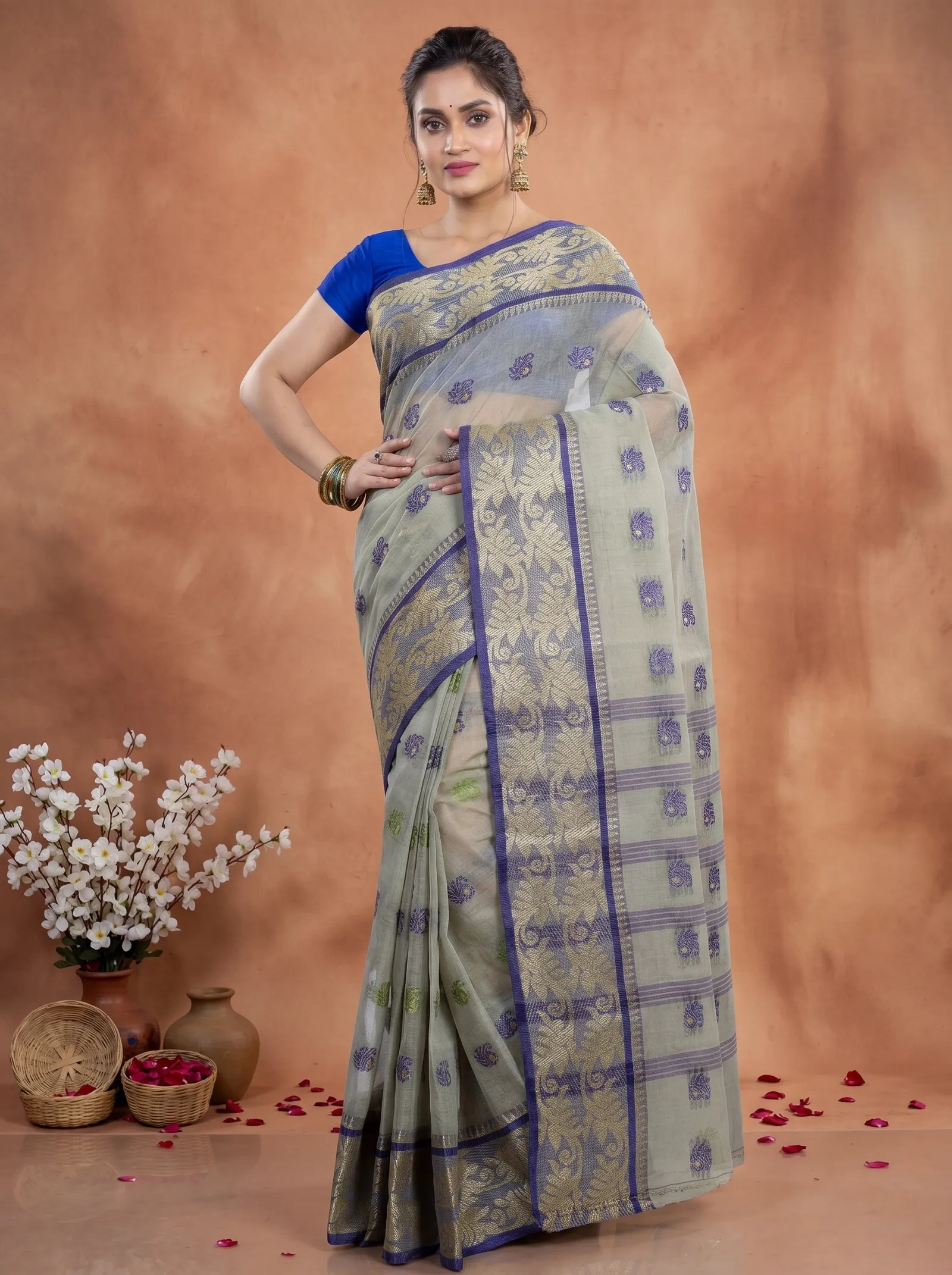 DipDiya Pure Cotton  Traditional Bengali Grey Artisan Crafted HasFul Tant Saree