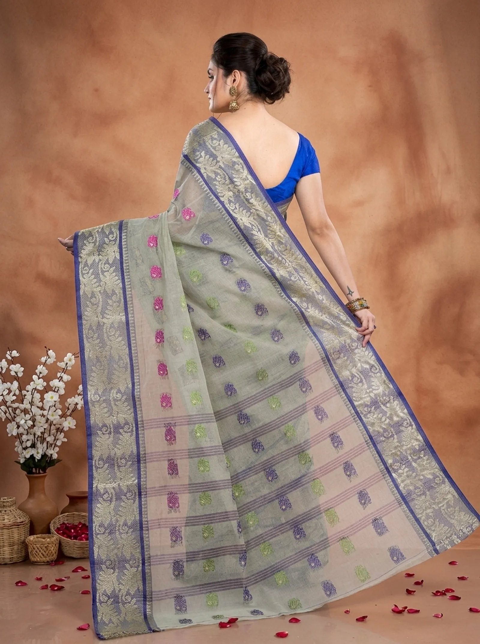 DipDiya Pure Cotton  Traditional Bengali Grey Artisan Crafted HasFul Tant Saree