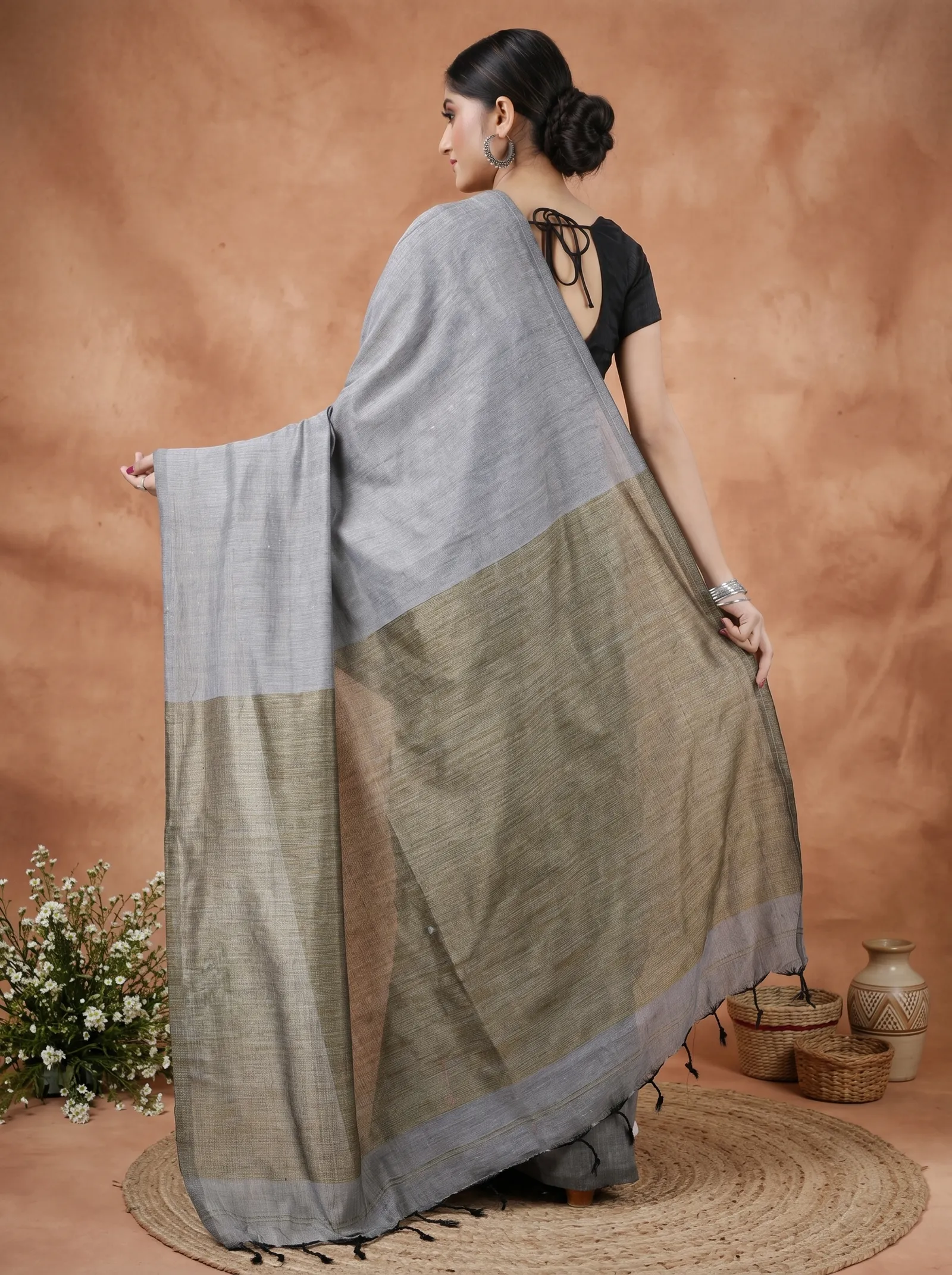 DipDiya Pure Cotton  Traditional Bengali Grey Artisan Crafted Kesh Than Handloom Saree