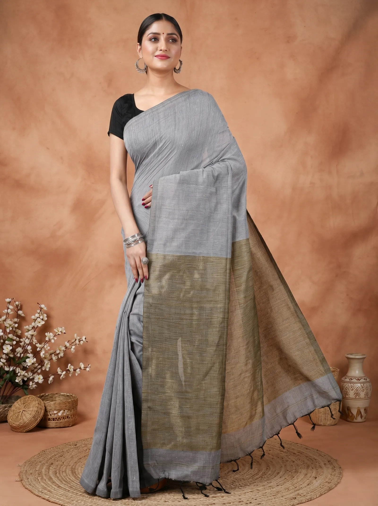 DipDiya Pure Cotton  Traditional Bengali Grey Artisan Crafted Kesh Than Handloom Saree