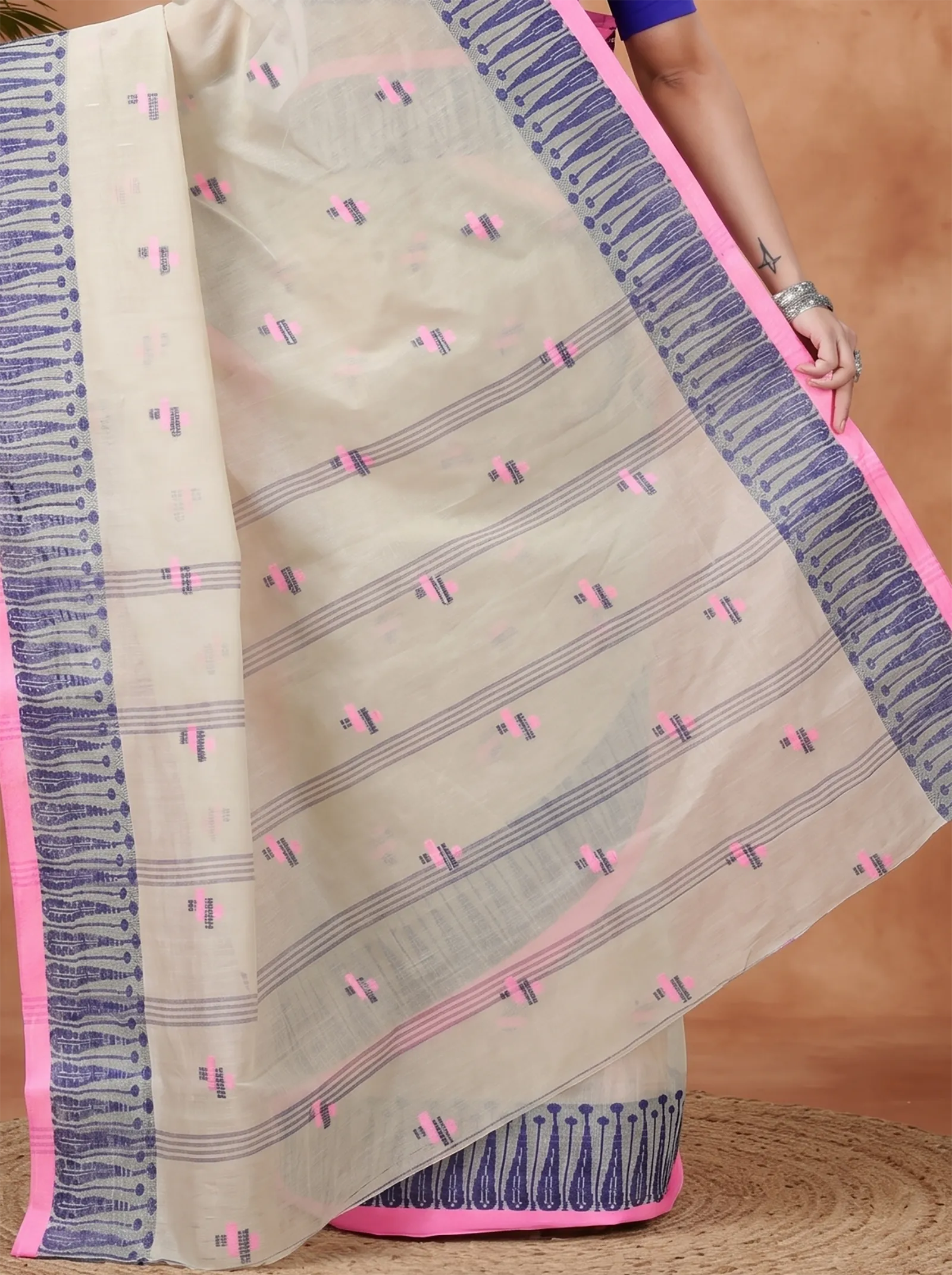 DipDiya Pure Cotton  Traditional Bengali Grey Artisan Crafted Simar Tant Saree