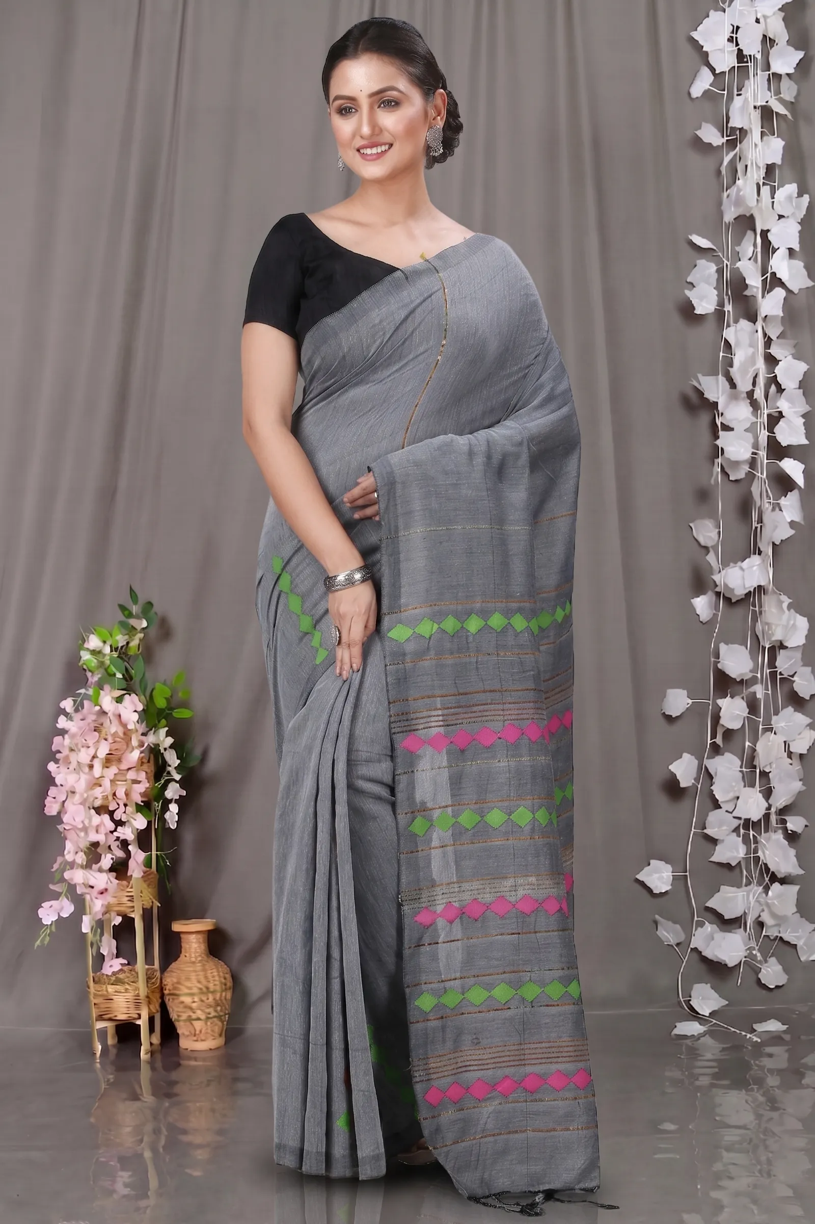 DipDiya Pure Cotton  Traditional Bengali Grey Artisan Crafted Tika Applique Saree