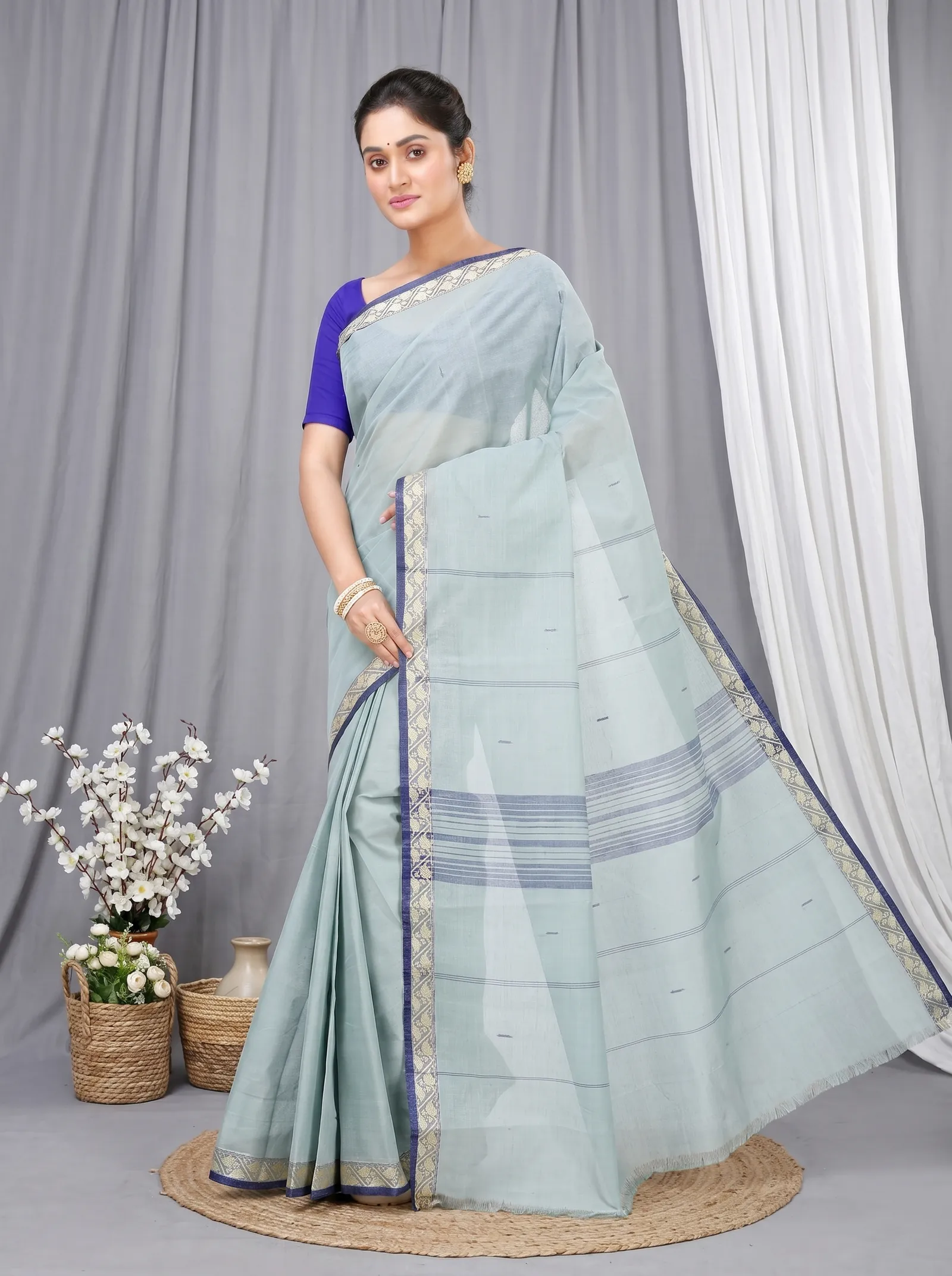 DipDiya Pure Cotton  Traditional Bengali Light Grey Artisan Crafted Gaela Tant Saree