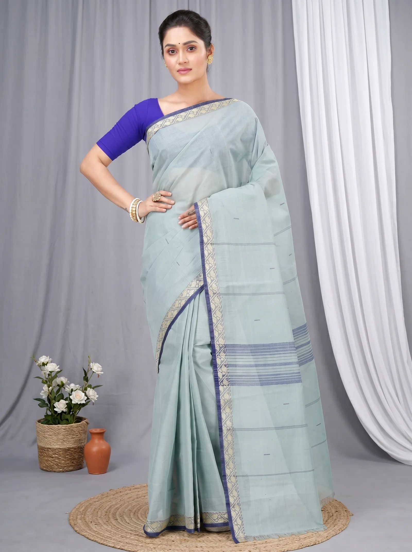 DipDiya Pure Cotton  Traditional Bengali Light Grey Artisan Crafted Gaela Tant Saree