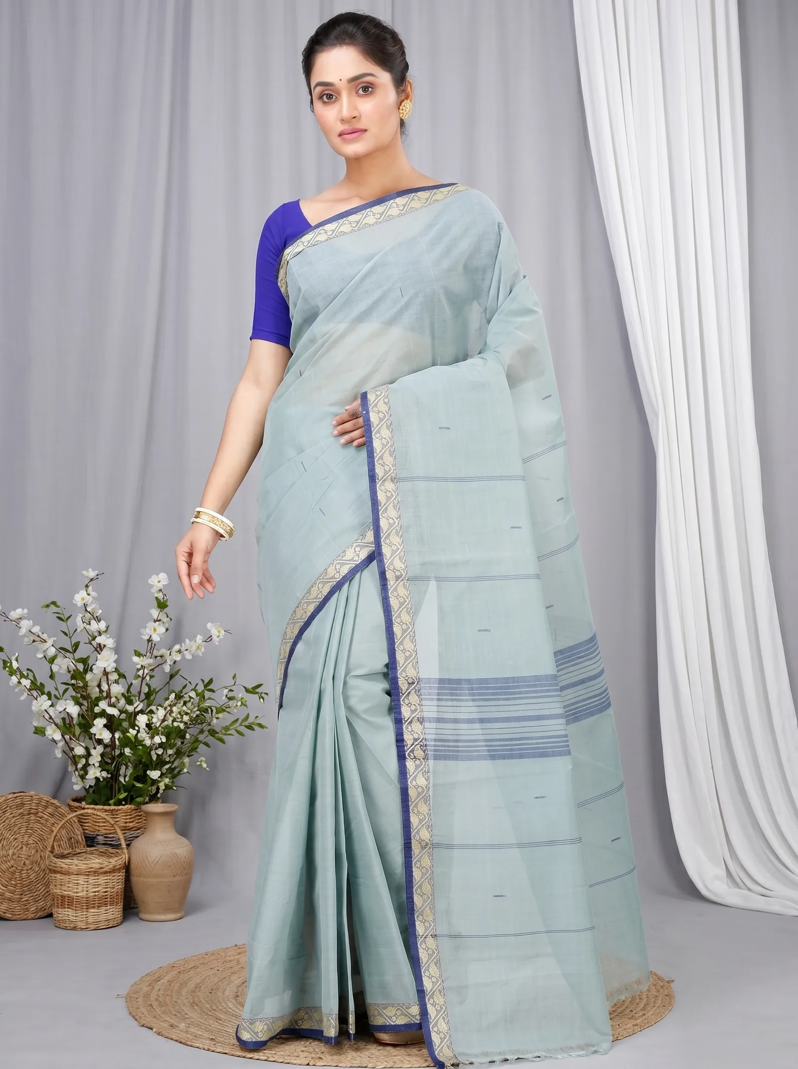 DipDiya Pure Cotton  Traditional Bengali Light Grey Artisan Crafted Gaela Tant Saree
