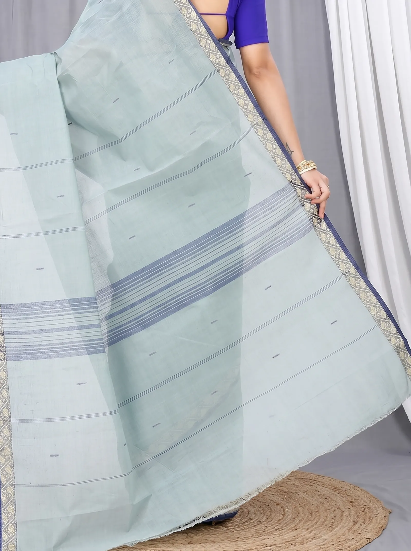 DipDiya Pure Cotton  Traditional Bengali Light Grey Artisan Crafted Gaela Tant Saree