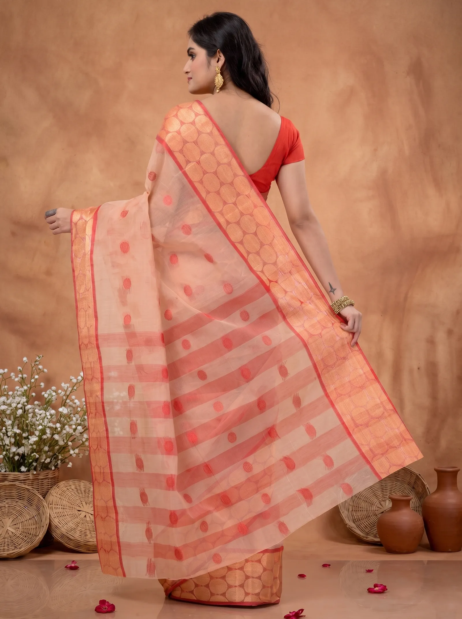 DipDiya Pure Cotton  Traditional Bengali Off-White Artisan Crafted Ganga Jamuna Tant Saree