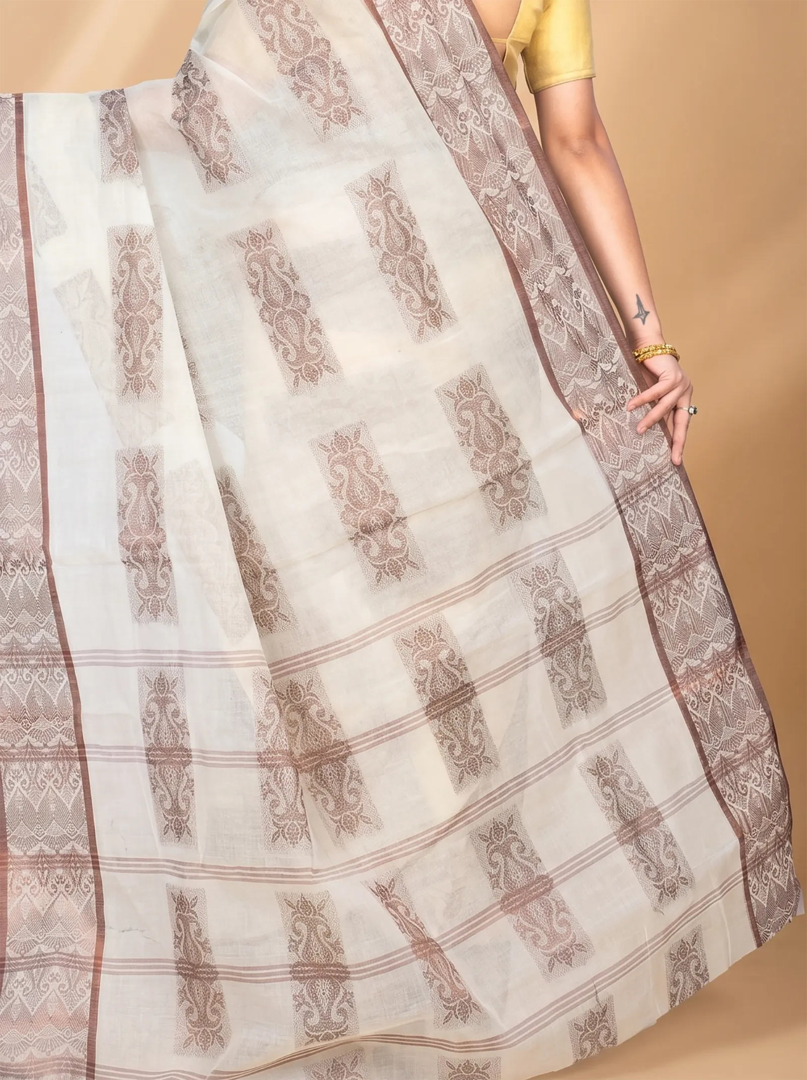 DipDiya Pure Cotton  Traditional Bengali Off-White Artisan Crafted Strip Suparna Tant Saree