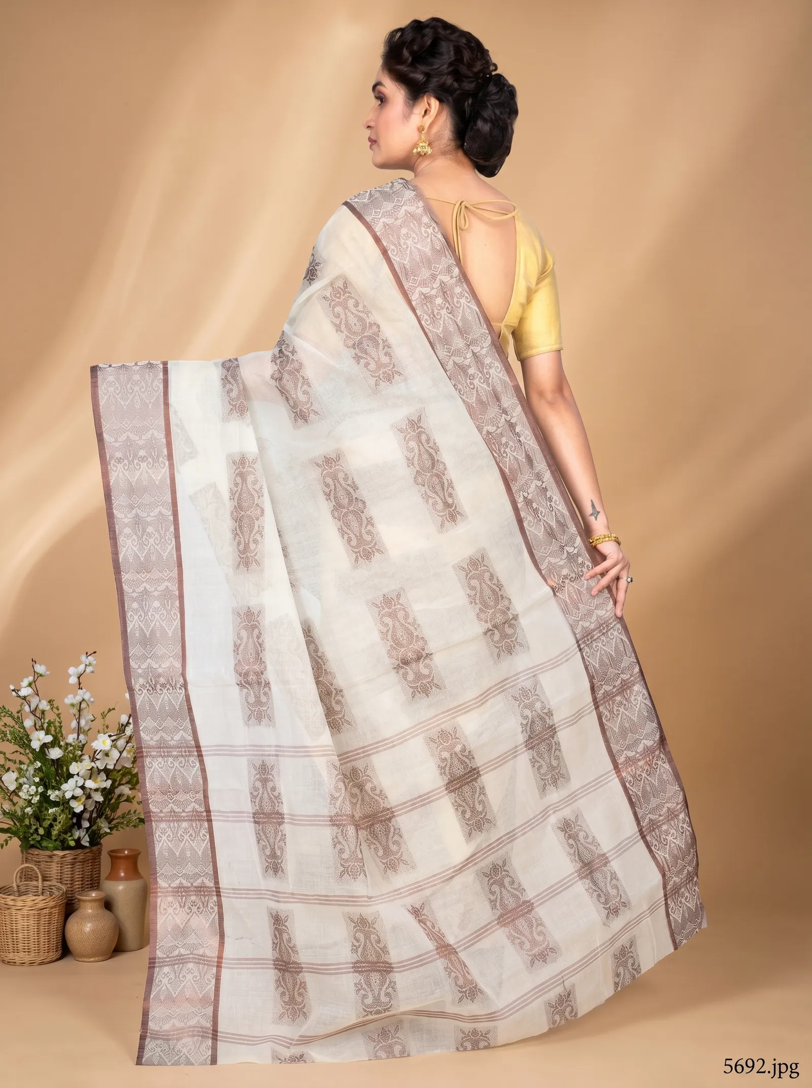 DipDiya Pure Cotton  Traditional Bengali Off-White Artisan Crafted Strip Suparna Tant Saree