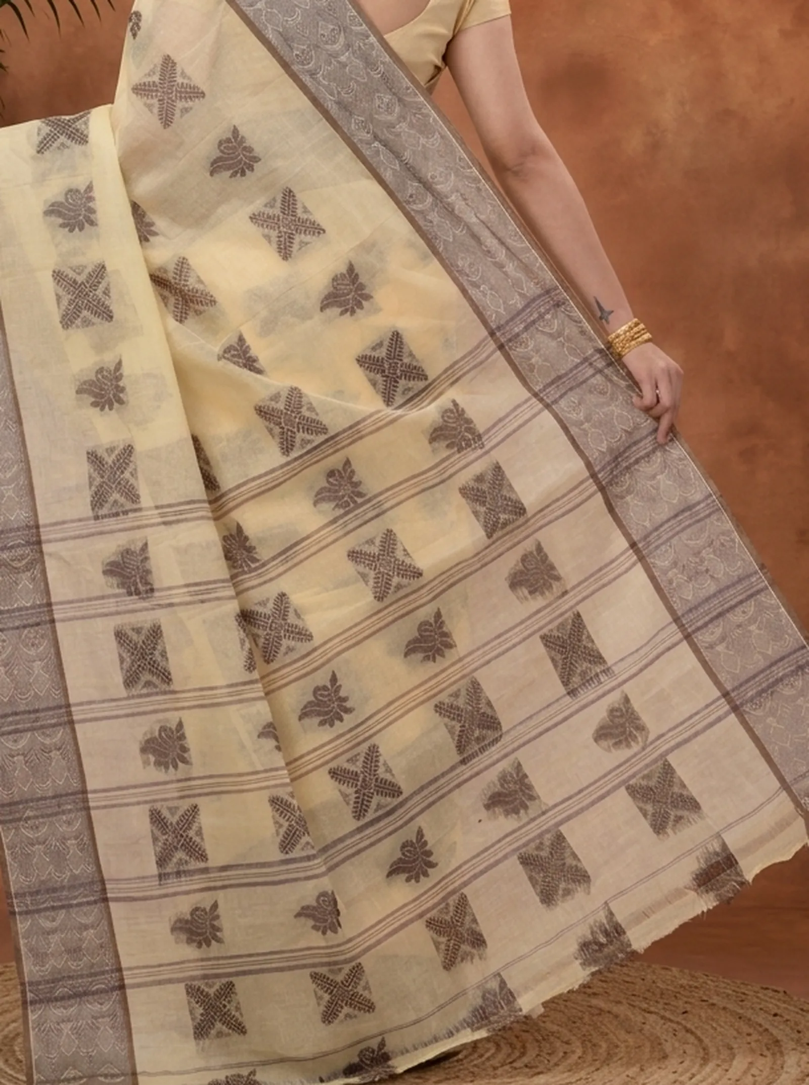 DipDiya Pure Cotton  Traditional Bengali Off-White Artisan Crafted Suparna Buti Tant Saree