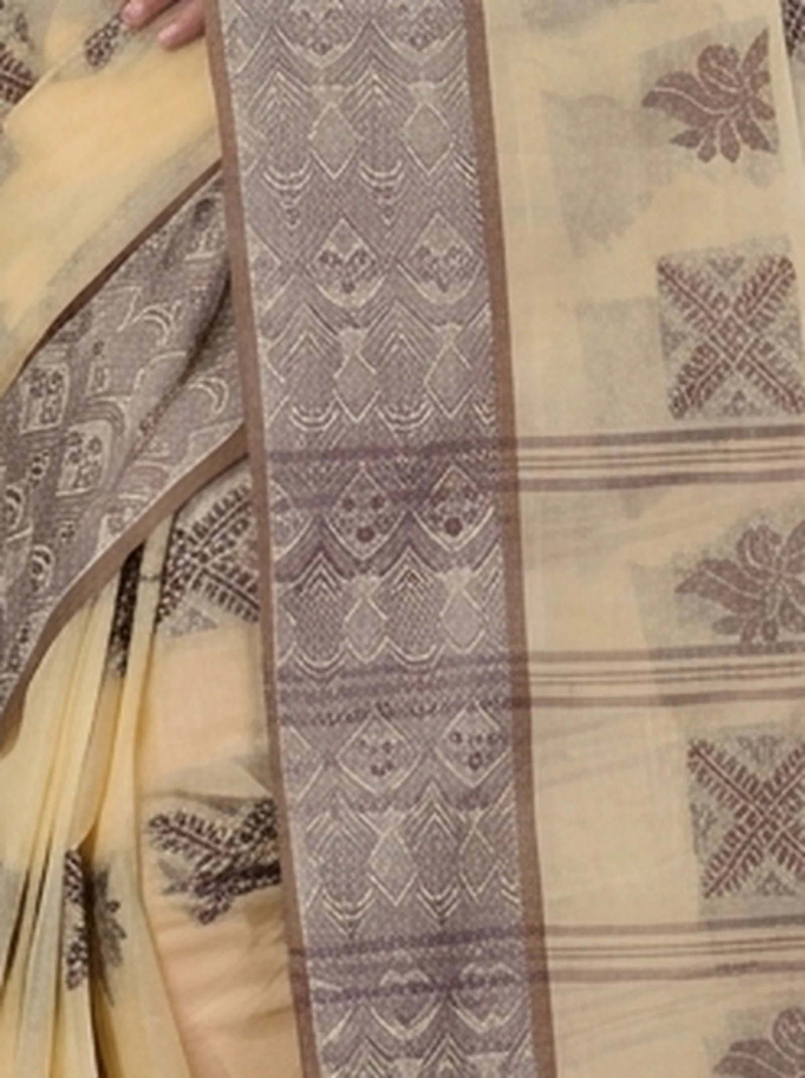 DipDiya Pure Cotton  Traditional Bengali Off-White Artisan Crafted Suparna Buti Tant Saree