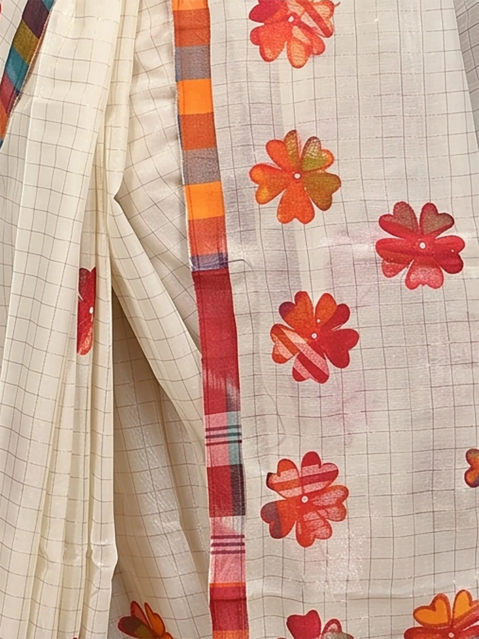 DipDiya Pure Cotton  Traditional Bengali Off White Red Artisan Crafted Kotaplik Kota Applique Saree