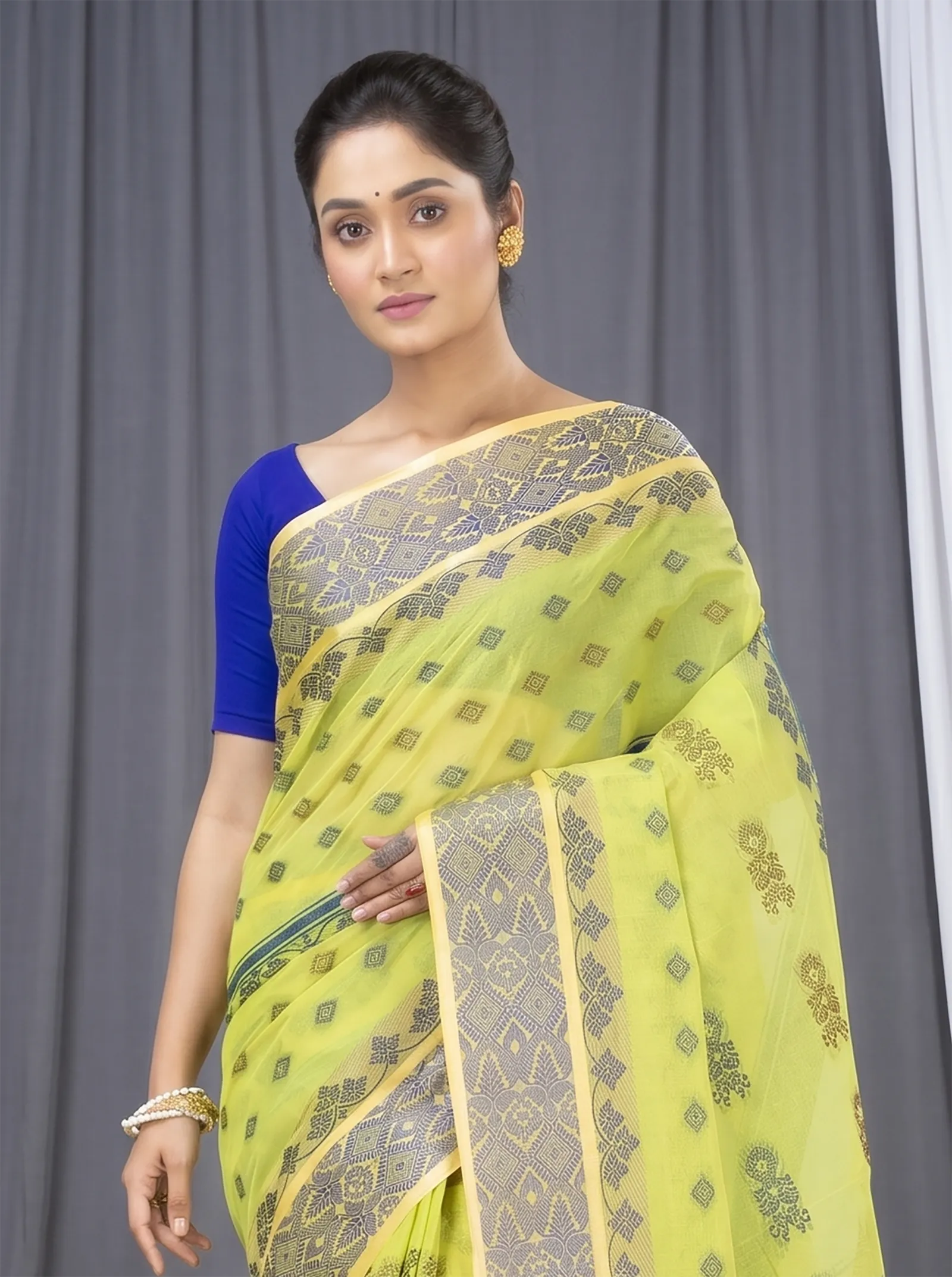 DipDiya Pure Cotton  Traditional Bengali Olive Green Artisan Crafted Ghusoon Tant Saree