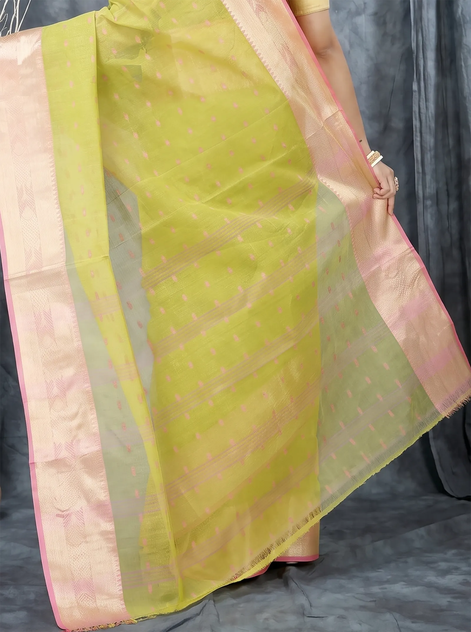 DipDiya Pure Cotton  Traditional Bengali Olive Green Artisan Crafted Griva Tant Saree