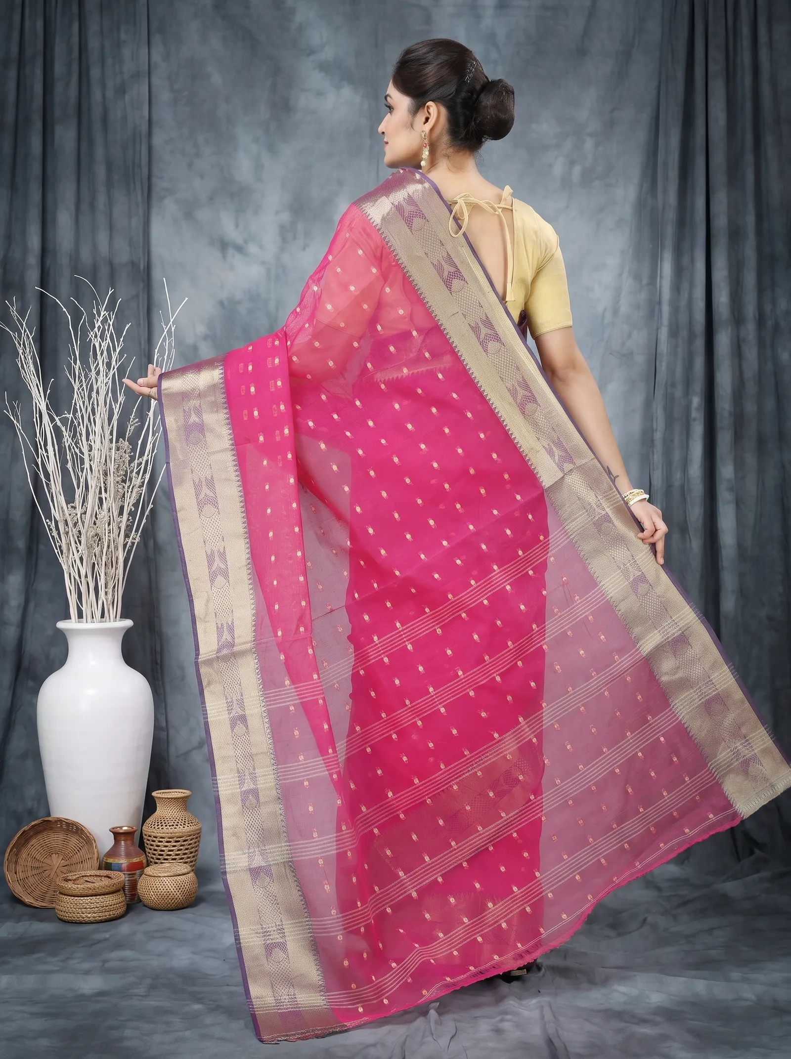 DipDiya Pure Cotton  Traditional Bengali Pink Artisan Crafted Griva Tant Saree