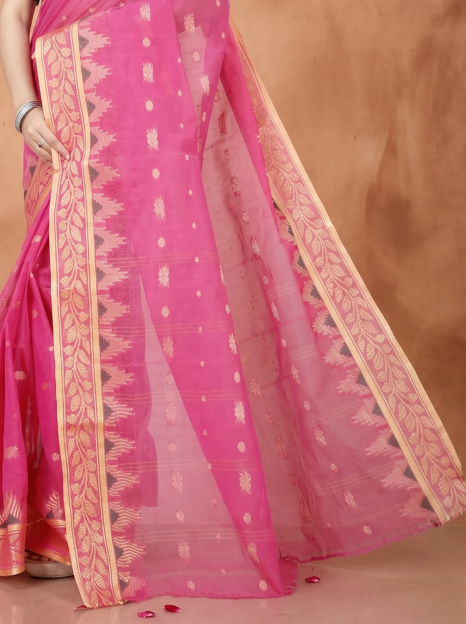 DipDiya Pure Cotton  Traditional Bengali Pink Artisan Crafted Gunjan Tant Saree