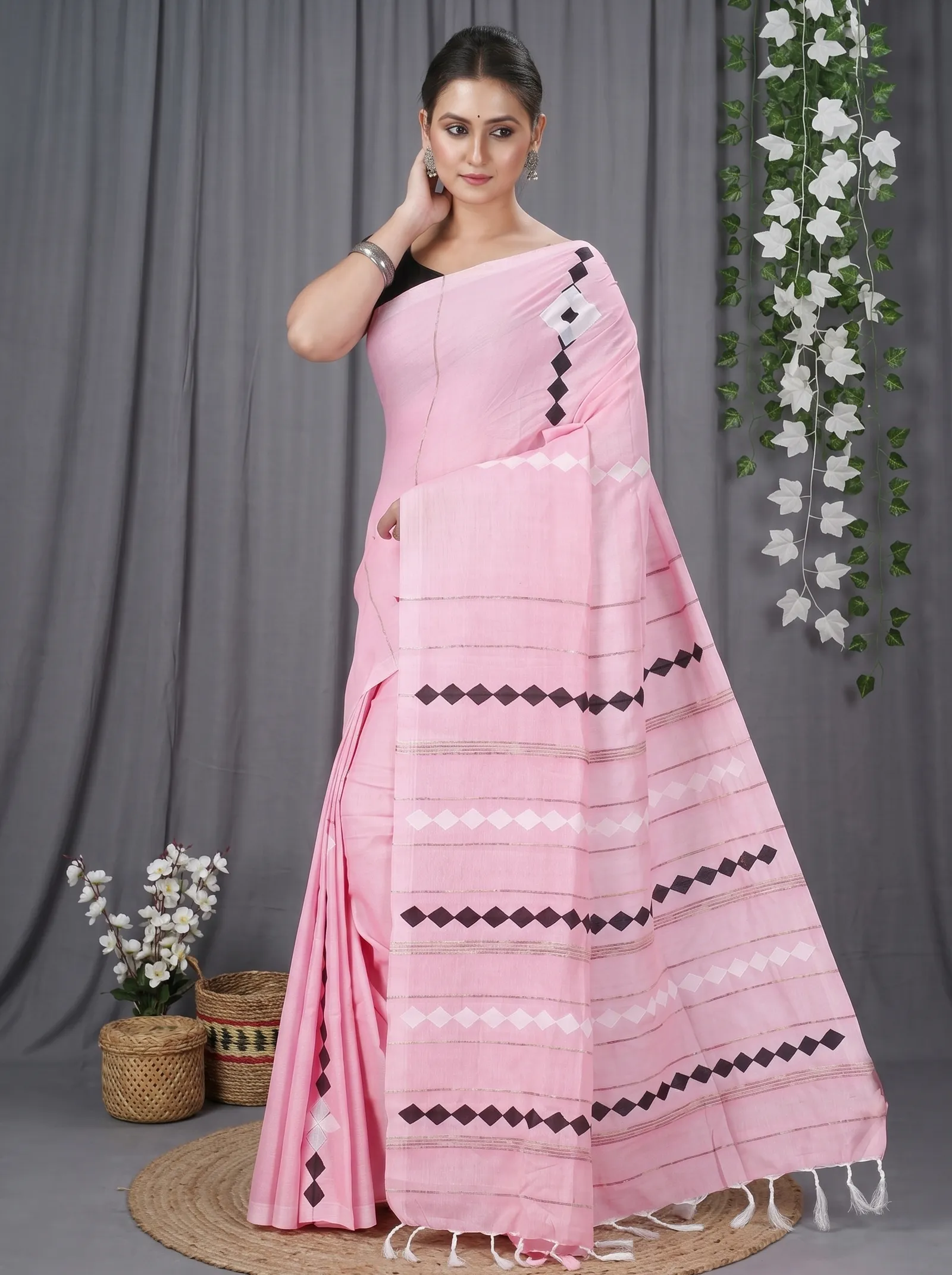 DipDiya Pure Cotton  Traditional Bengali Pink Artisan Crafted Tika Applique Saree