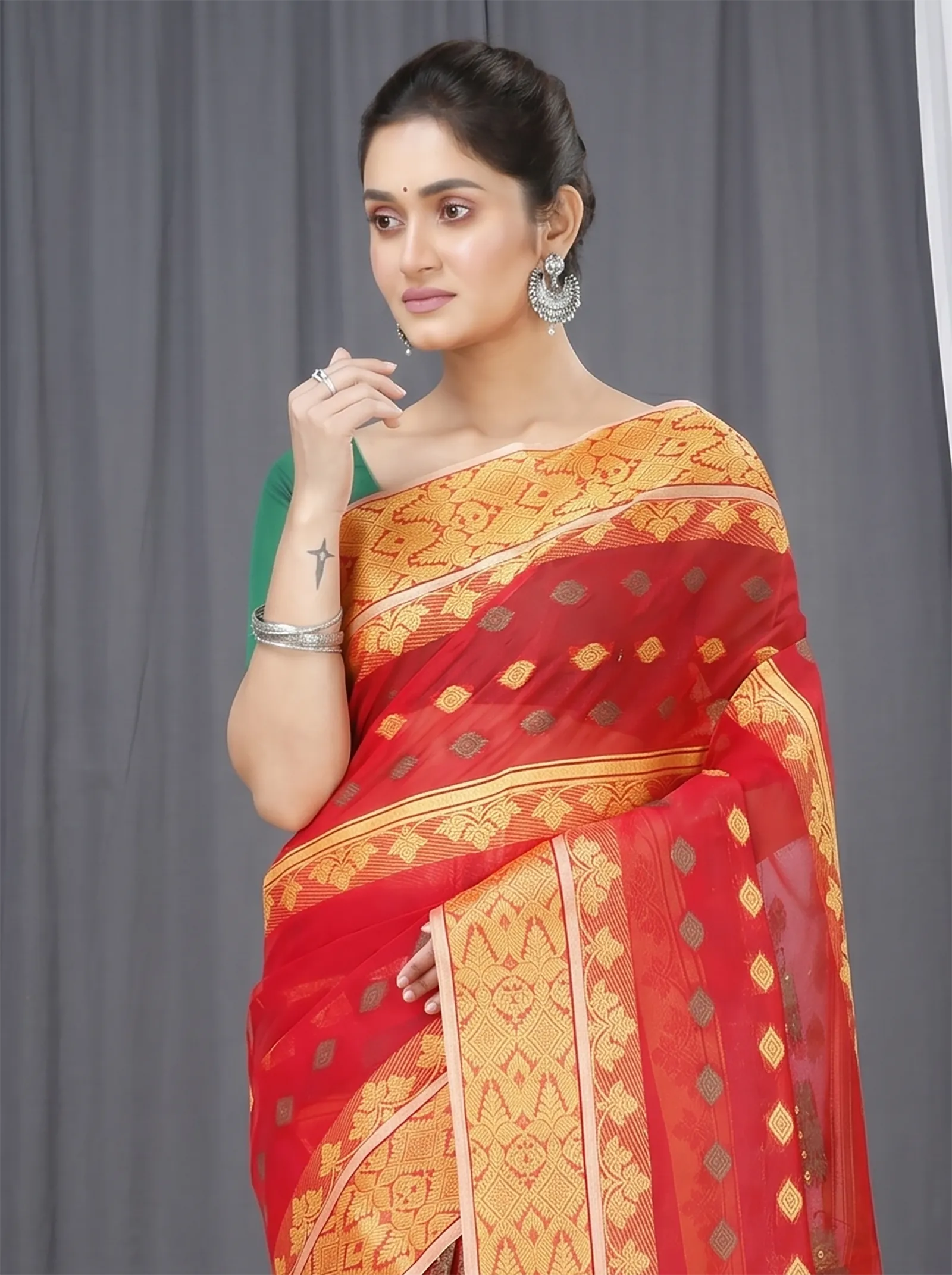 DipDiya Pure Cotton  Traditional Bengali Red Artisan Crafted Ghusoon Tant Saree