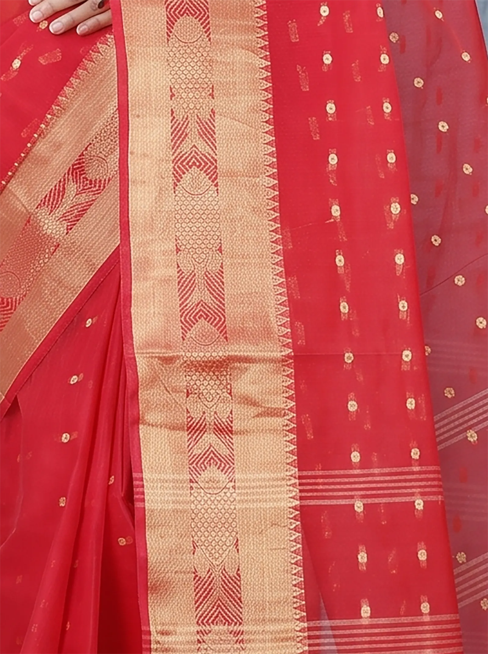 DipDiya Pure Cotton  Traditional Bengali Red Artisan Crafted Griva Tant Saree