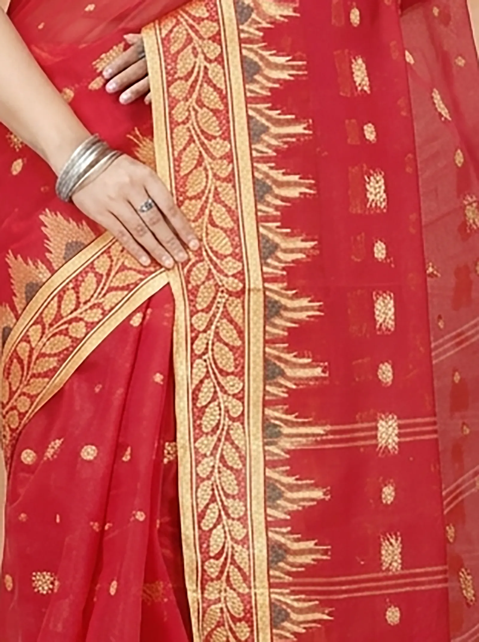 DipDiya Pure Cotton  Traditional Bengali Red Artisan Crafted Gunjan Tant Saree