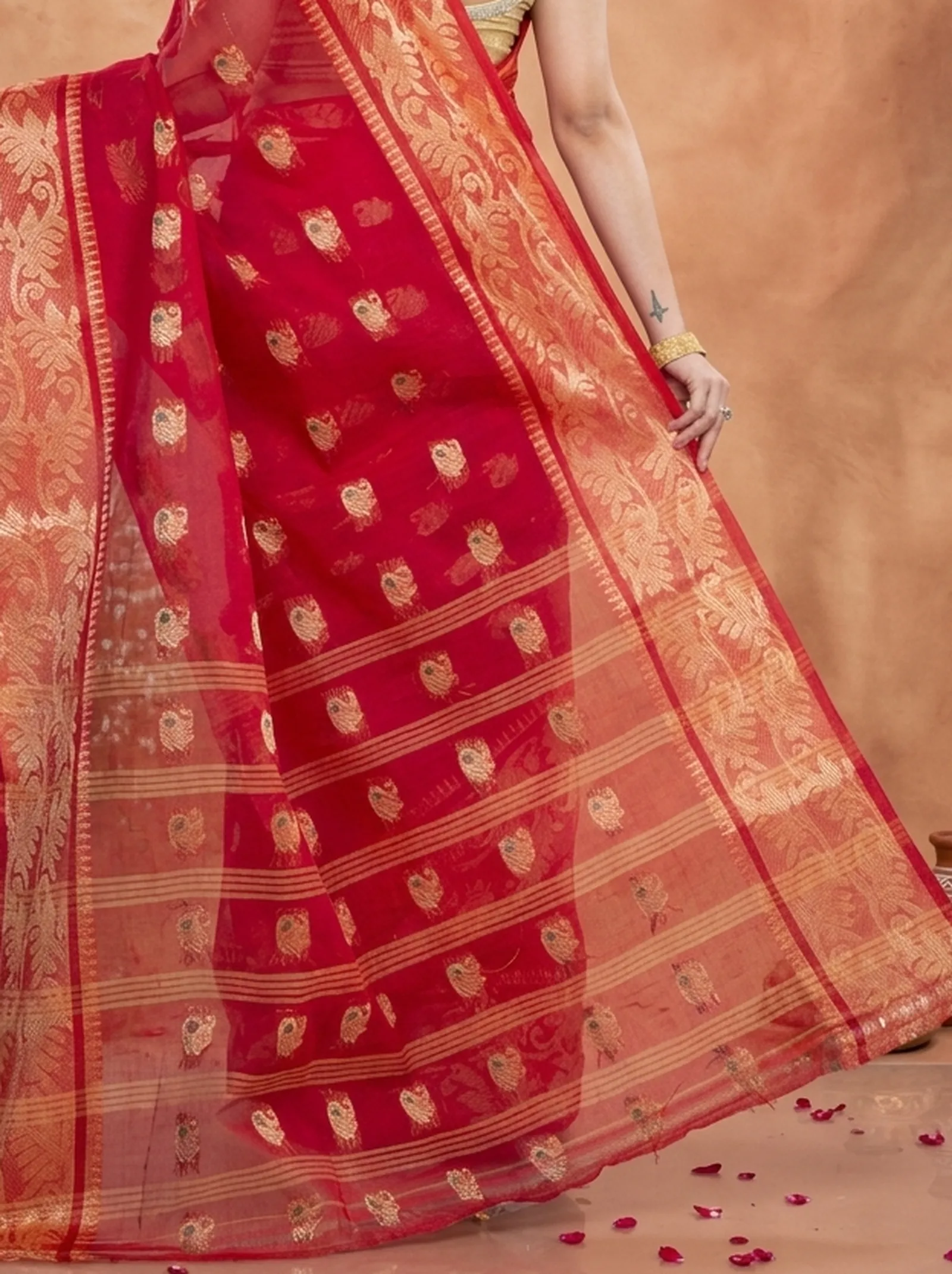 DipDiya Pure Cotton  Traditional Bengali Red Artisan Crafted HasFul Tant Saree